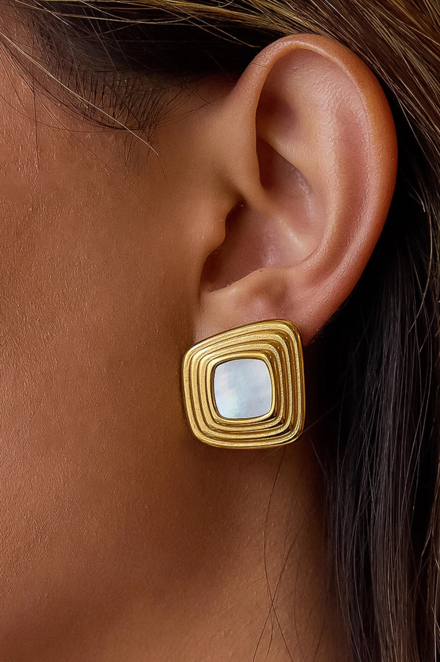 Solenne Enamel Square Earrings