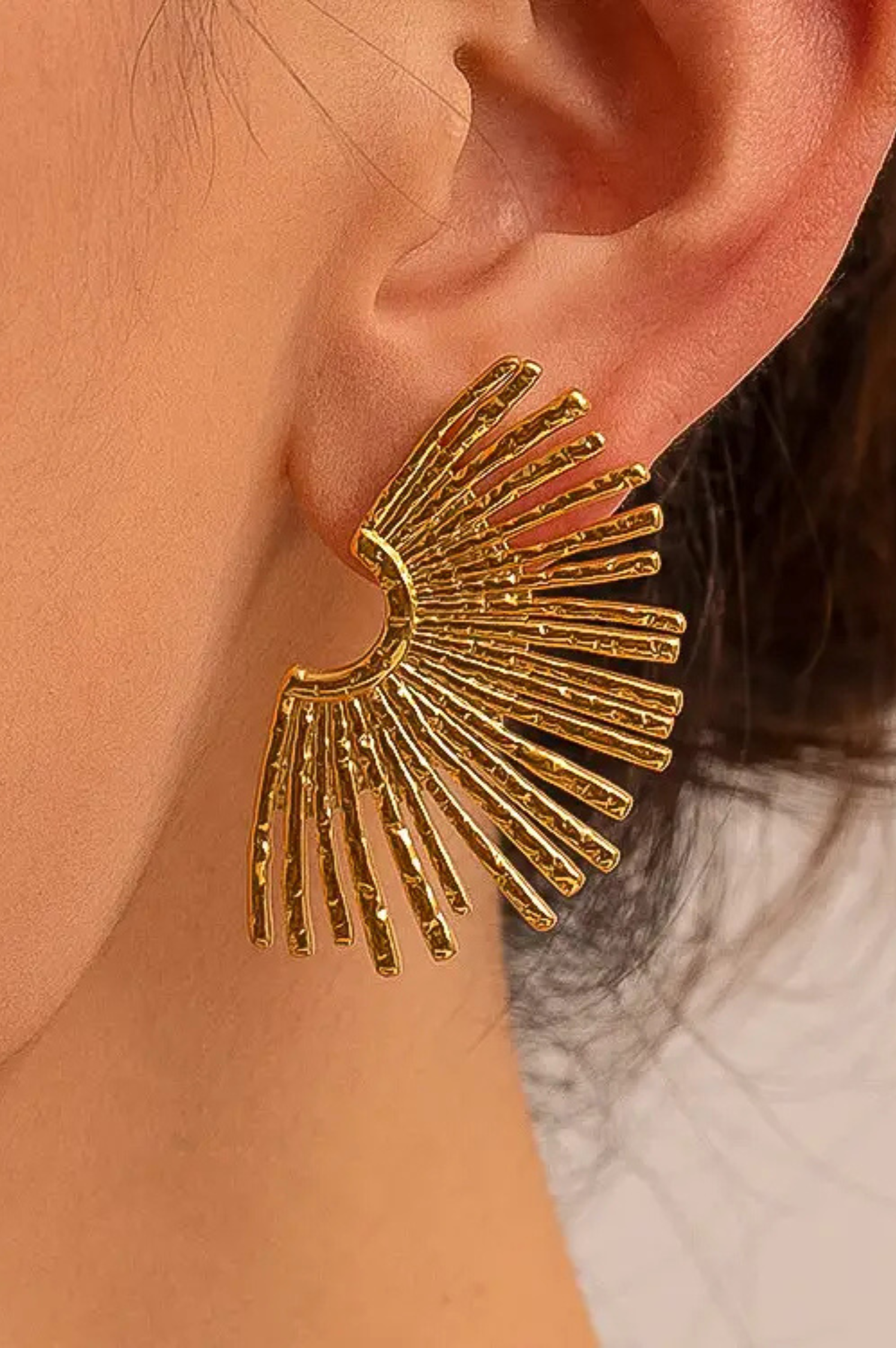 Bisous Sunburst Earring