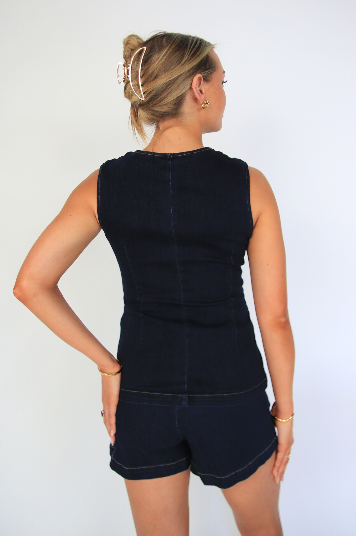 Sydney Vest