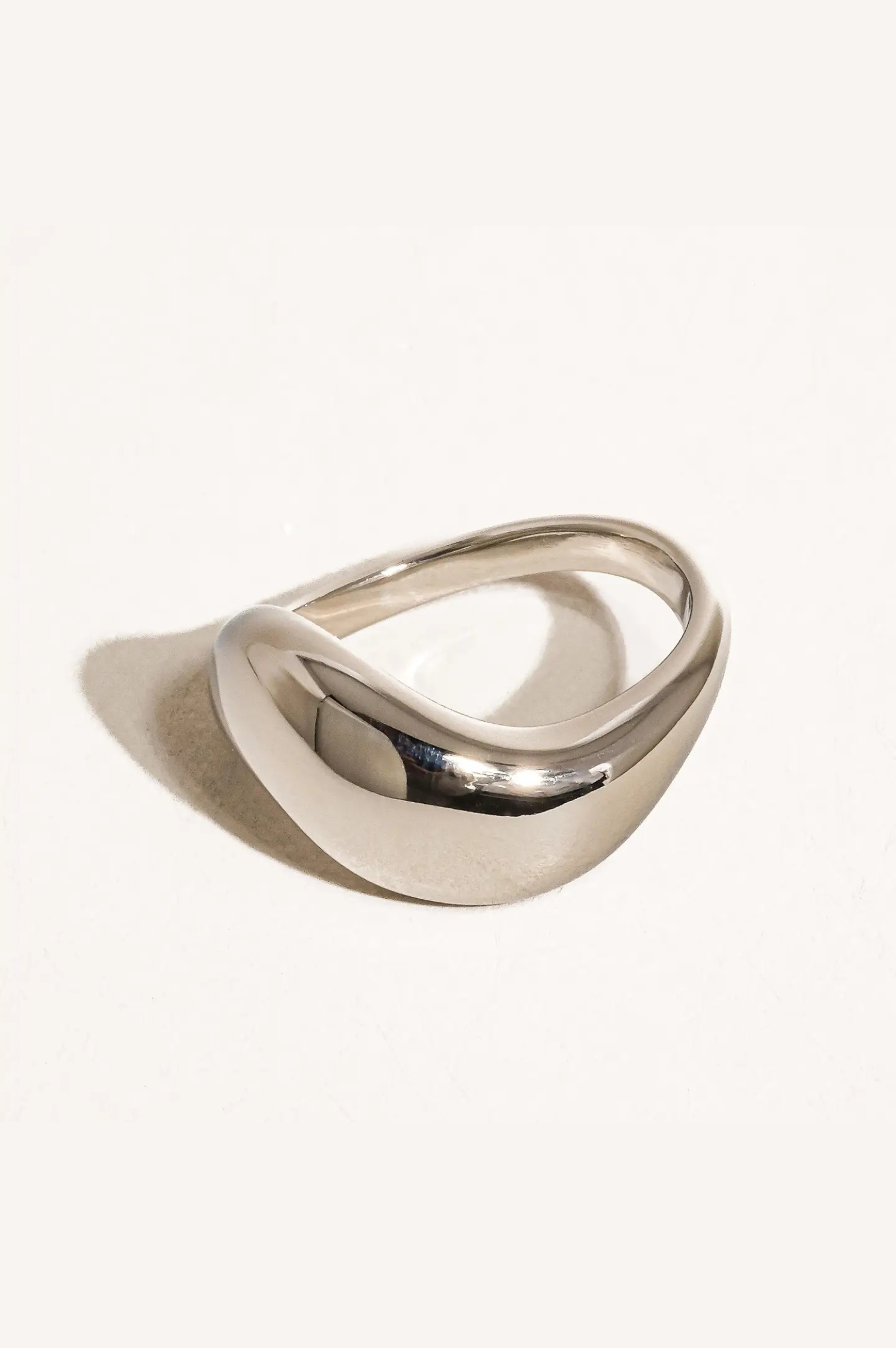 Erin Classic Wavy Band