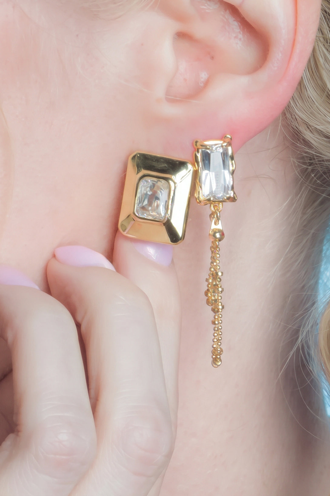 CAMILLE BEZEL BAGUETTE STUD EARRINGS