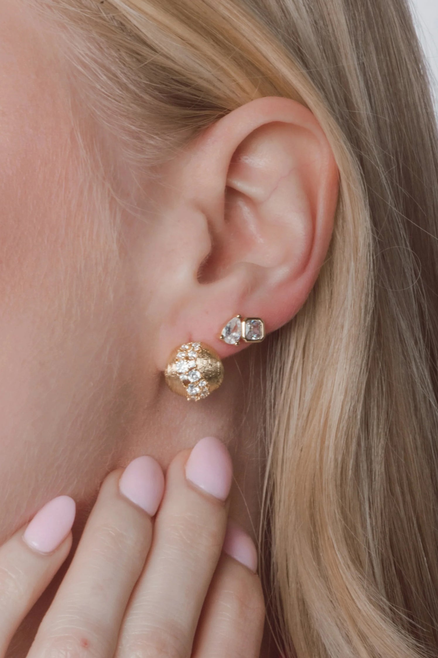 OLIVIA STUD EARRING