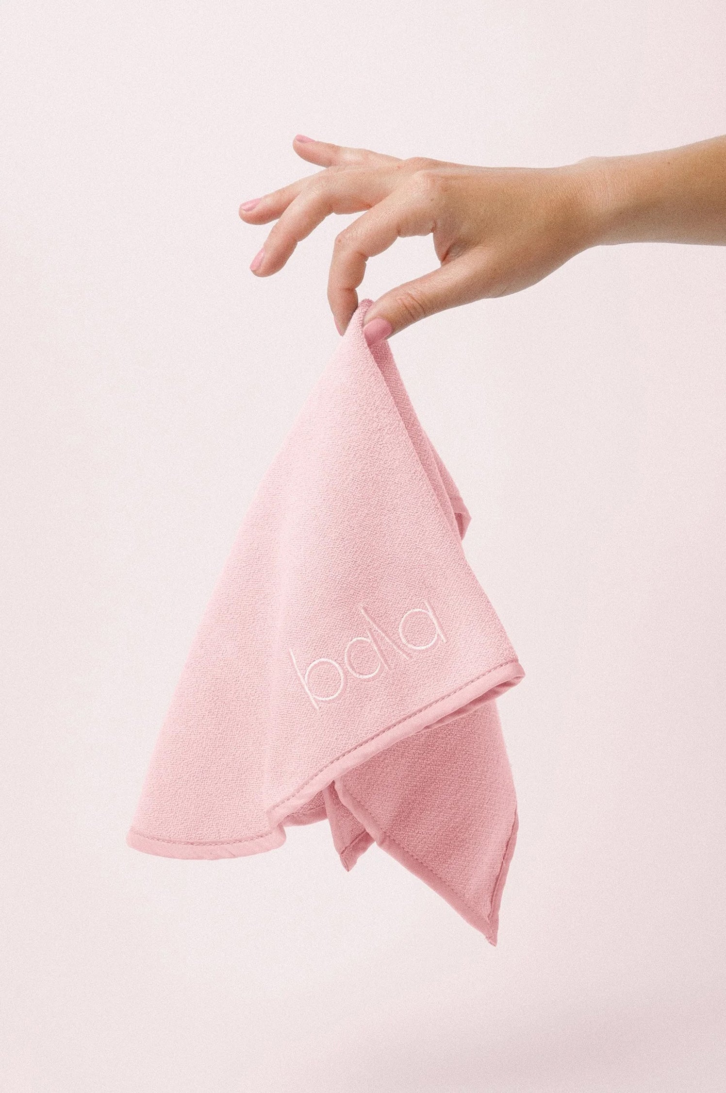MINI SWEAT HAND TOWEL