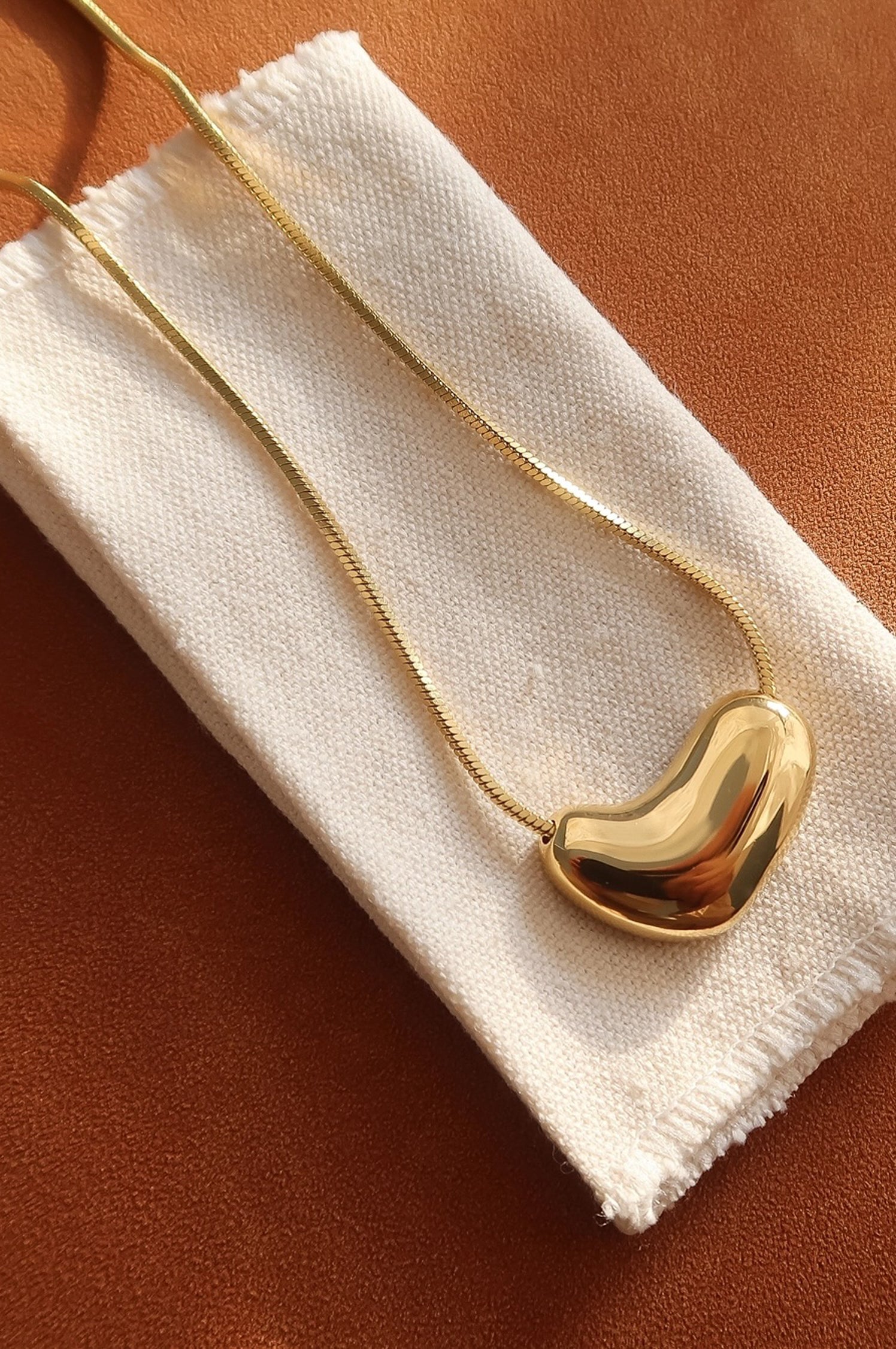 LOUIS PUFFY HEART NECKLACE
