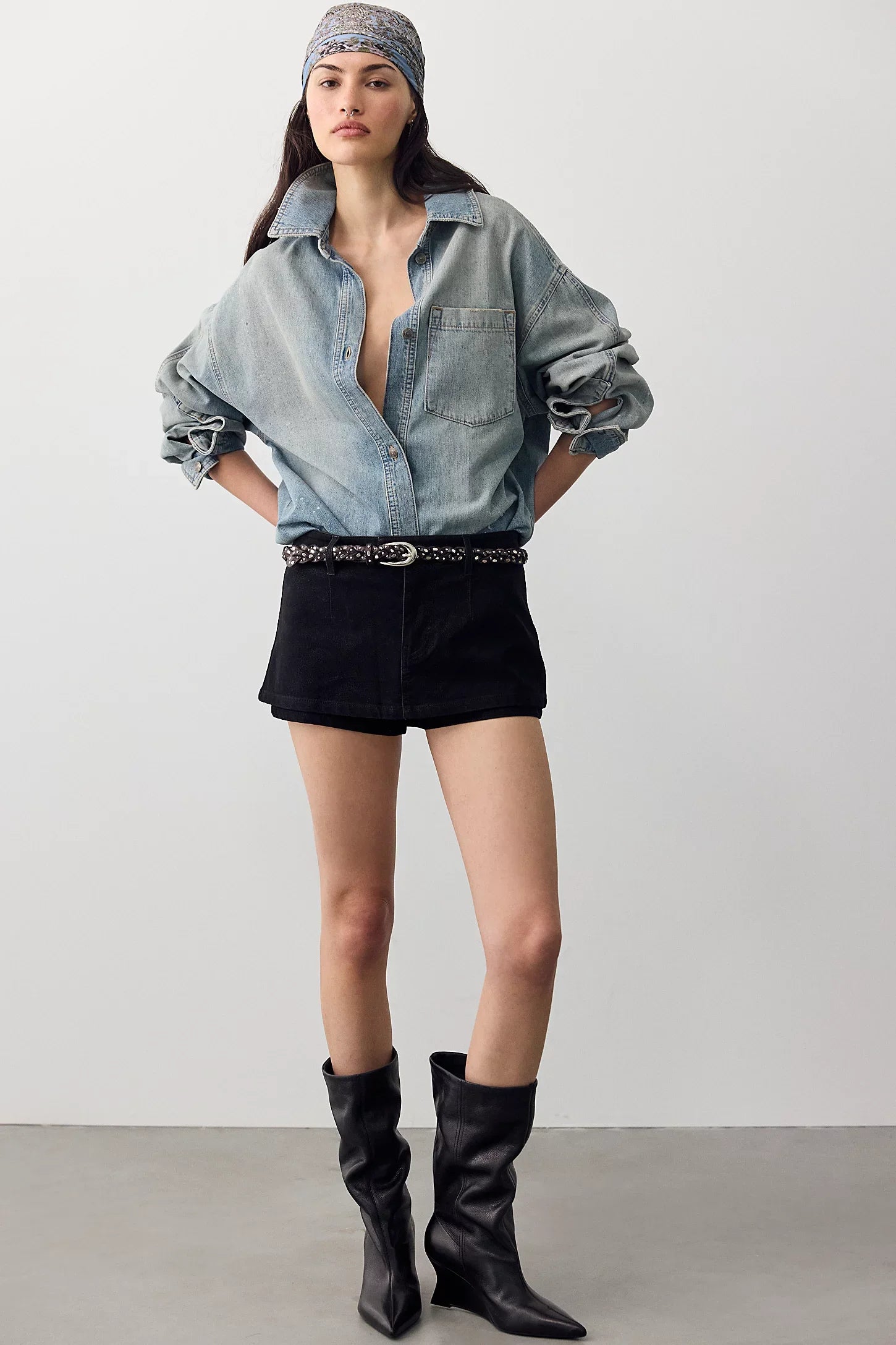GALLIVANTING SUEDE SKORT