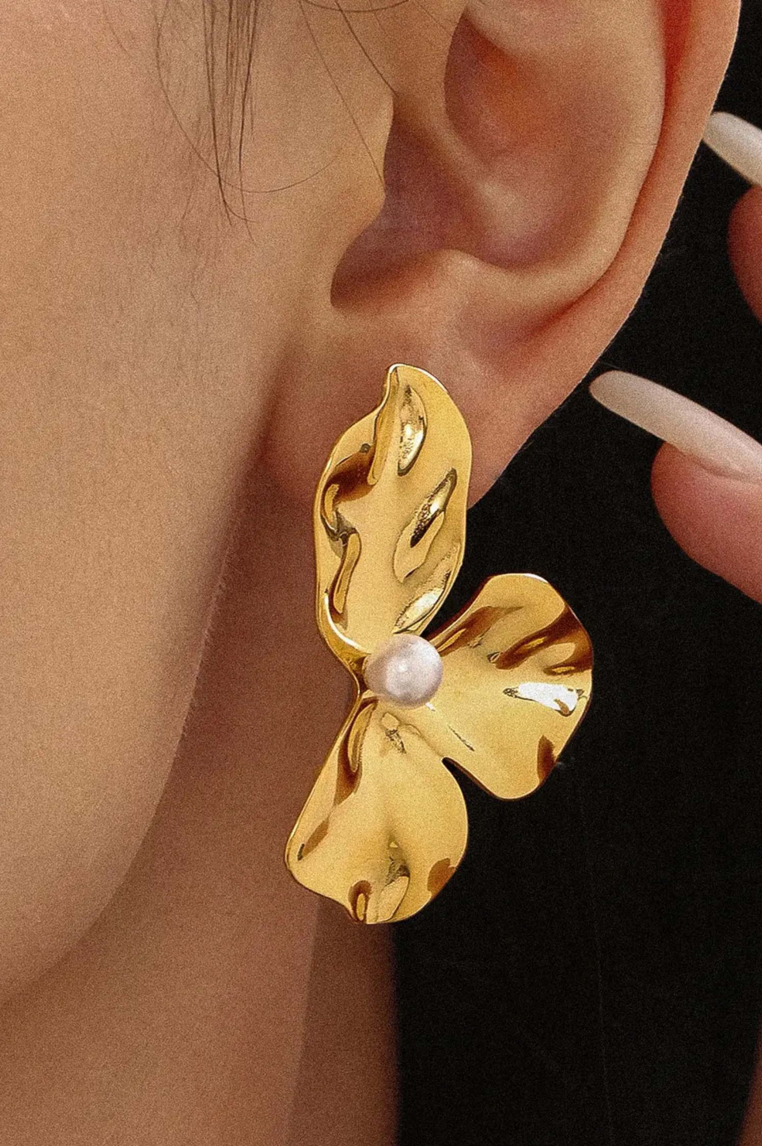 Vintessa Flower Shell Pearl Earrings