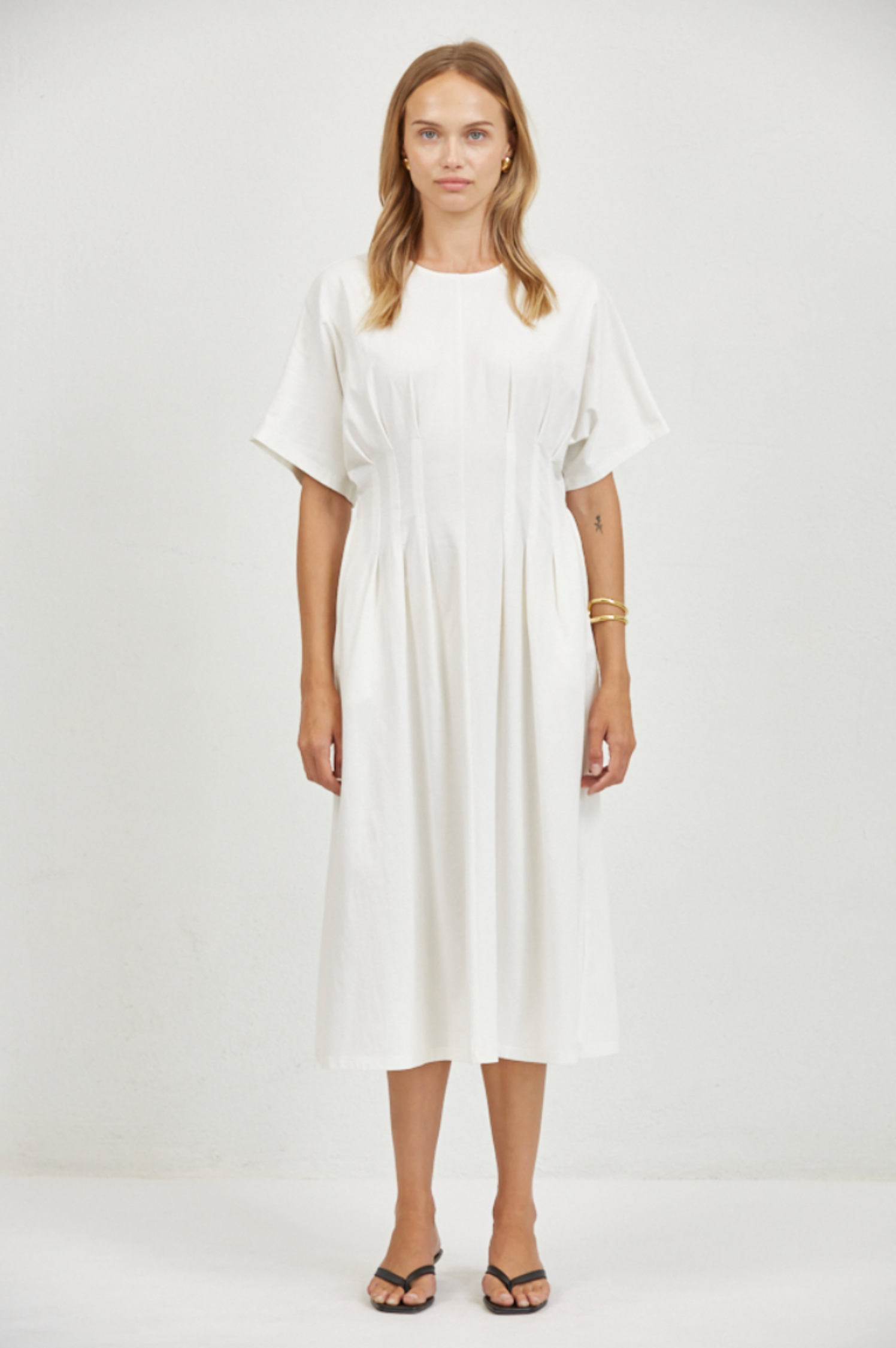 flared silhouette dress OFF-SHOULDER POLY CREPE FLARED MAXI DRESS | CULT MIA