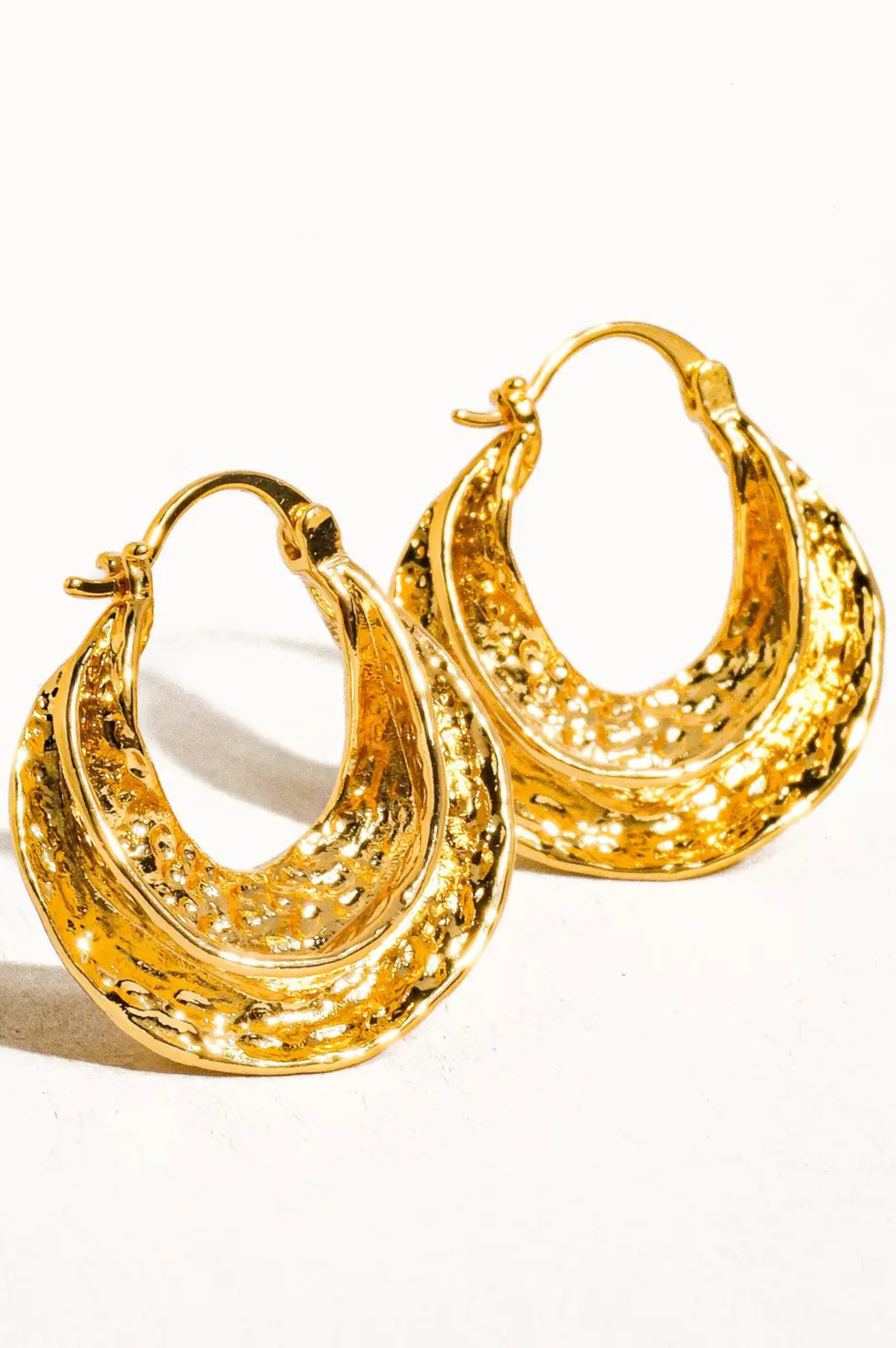Winfred Swirl Hoop Earring
