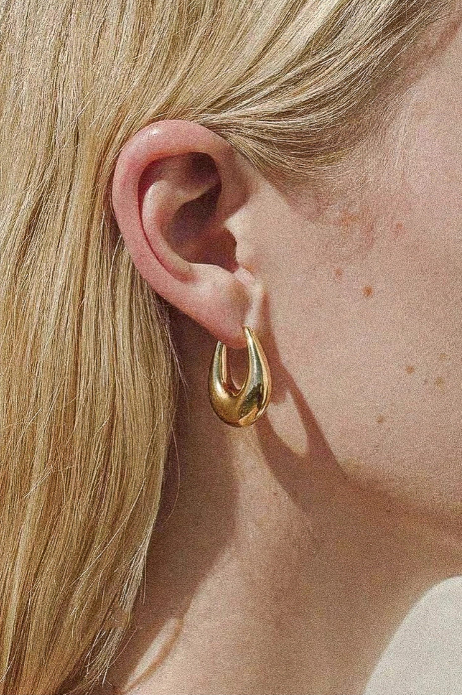 Quinn Droplet Hoop Earring