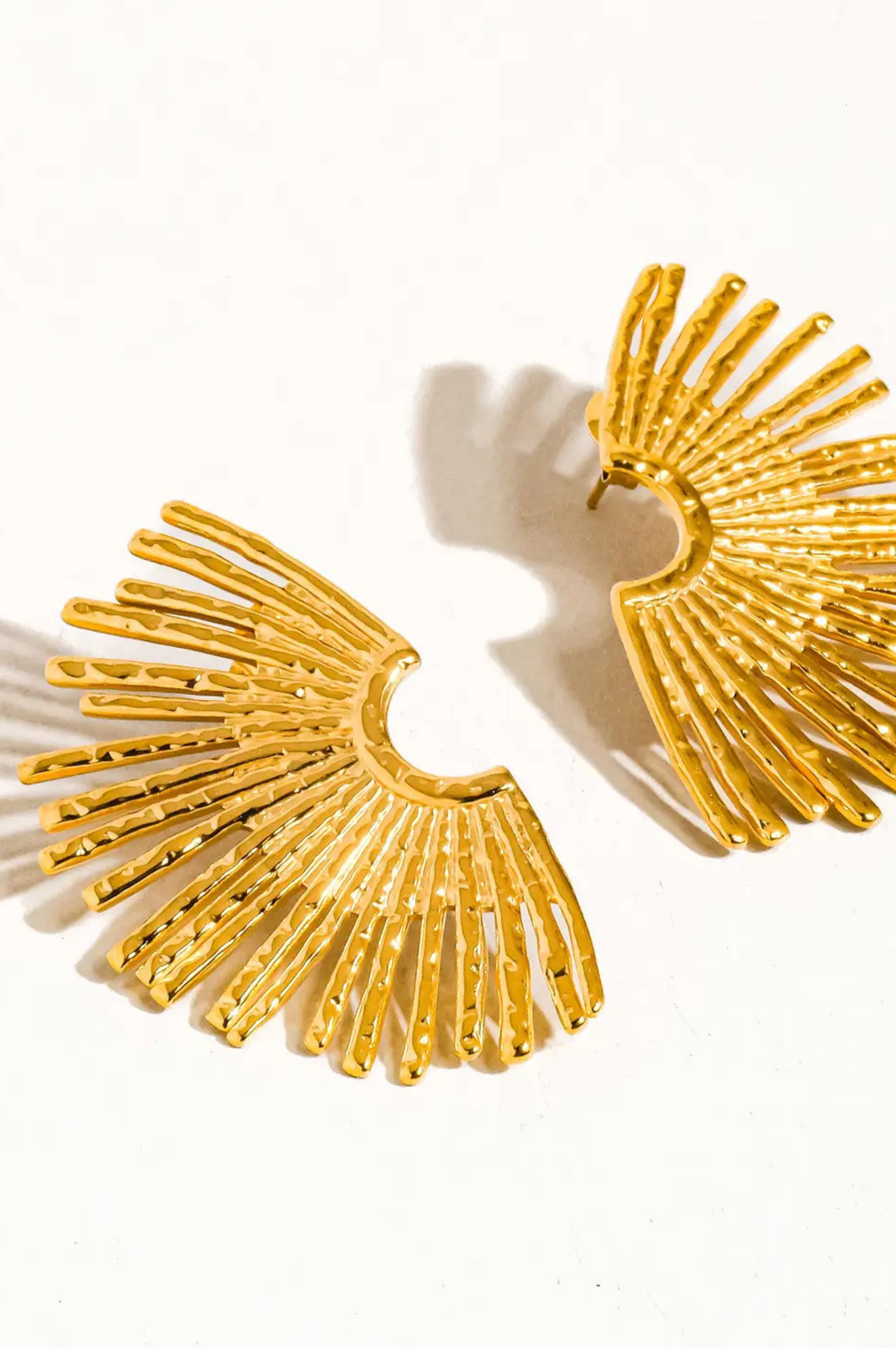 Bisous Sunburst Earring