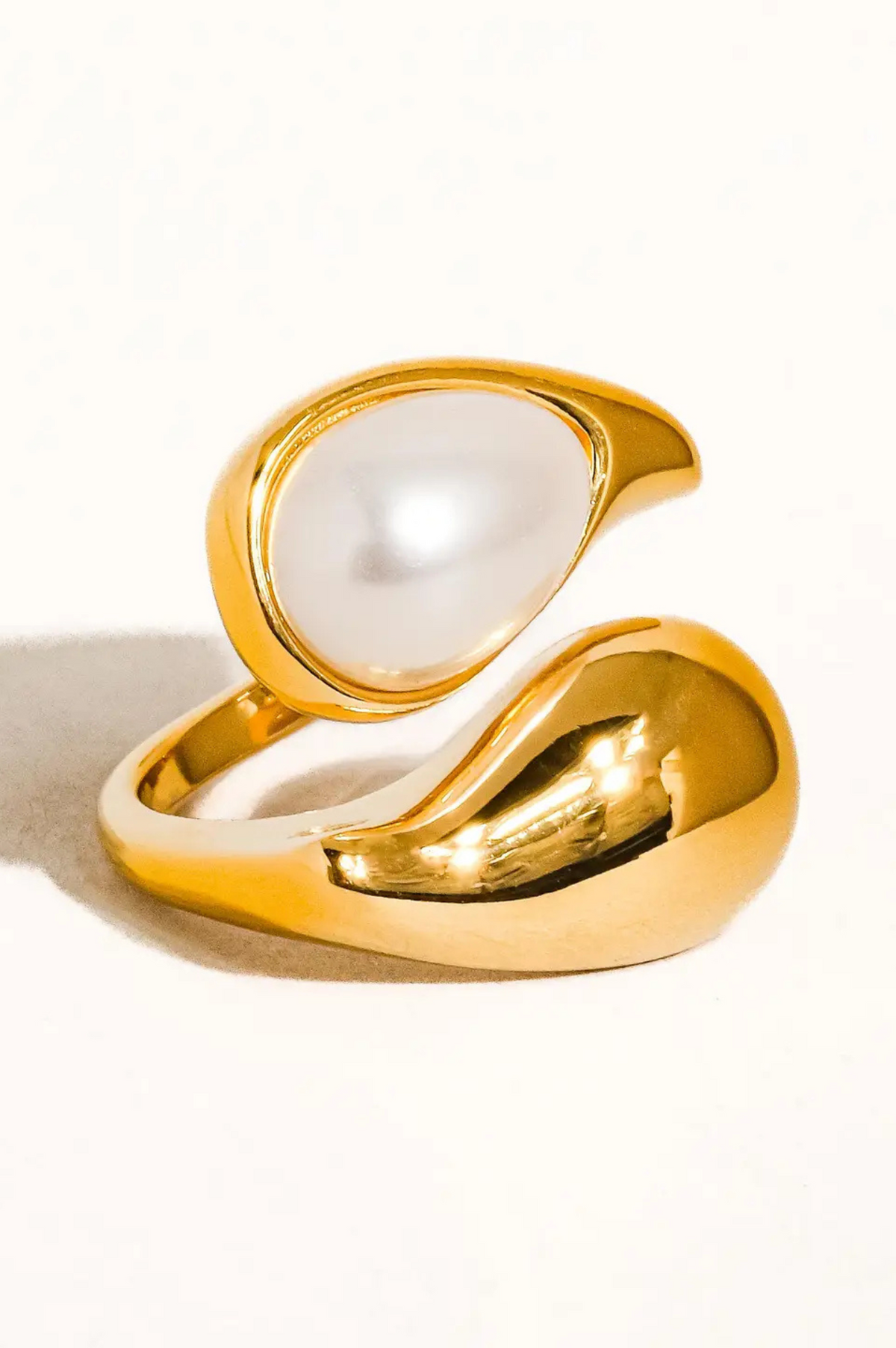Sloan Pearl Wavy Ring
