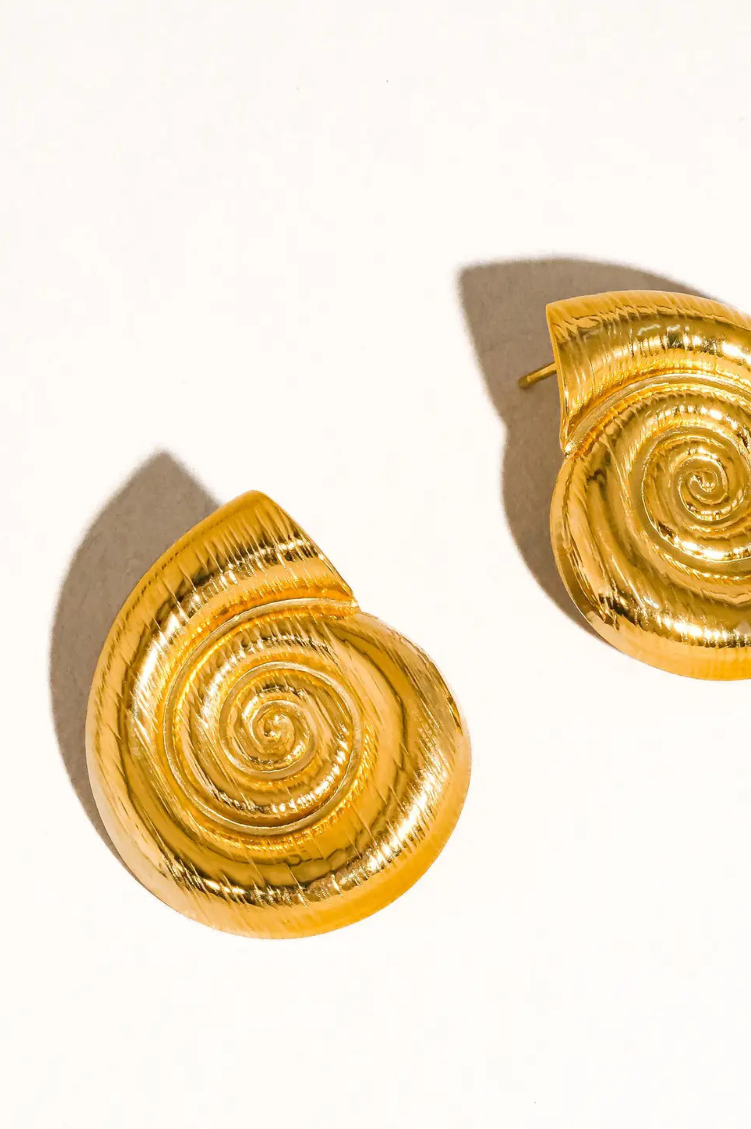 Coraline Seashell Stud