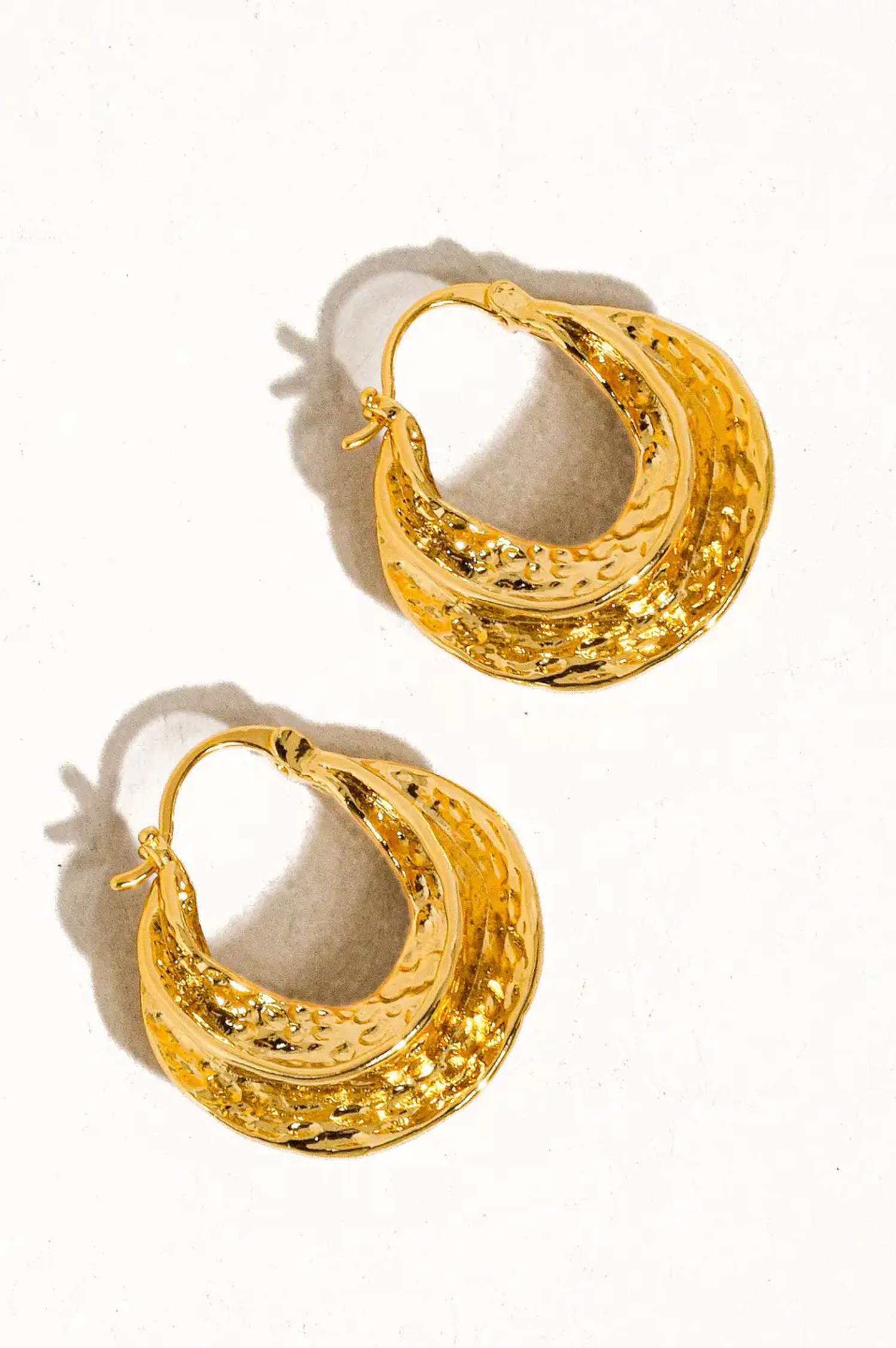 Winfred Swirl Hoop Earring