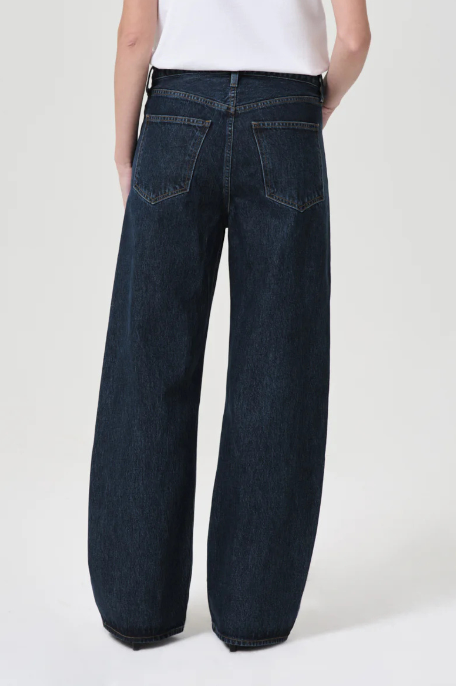 Low Curve Jean- Pendulum
