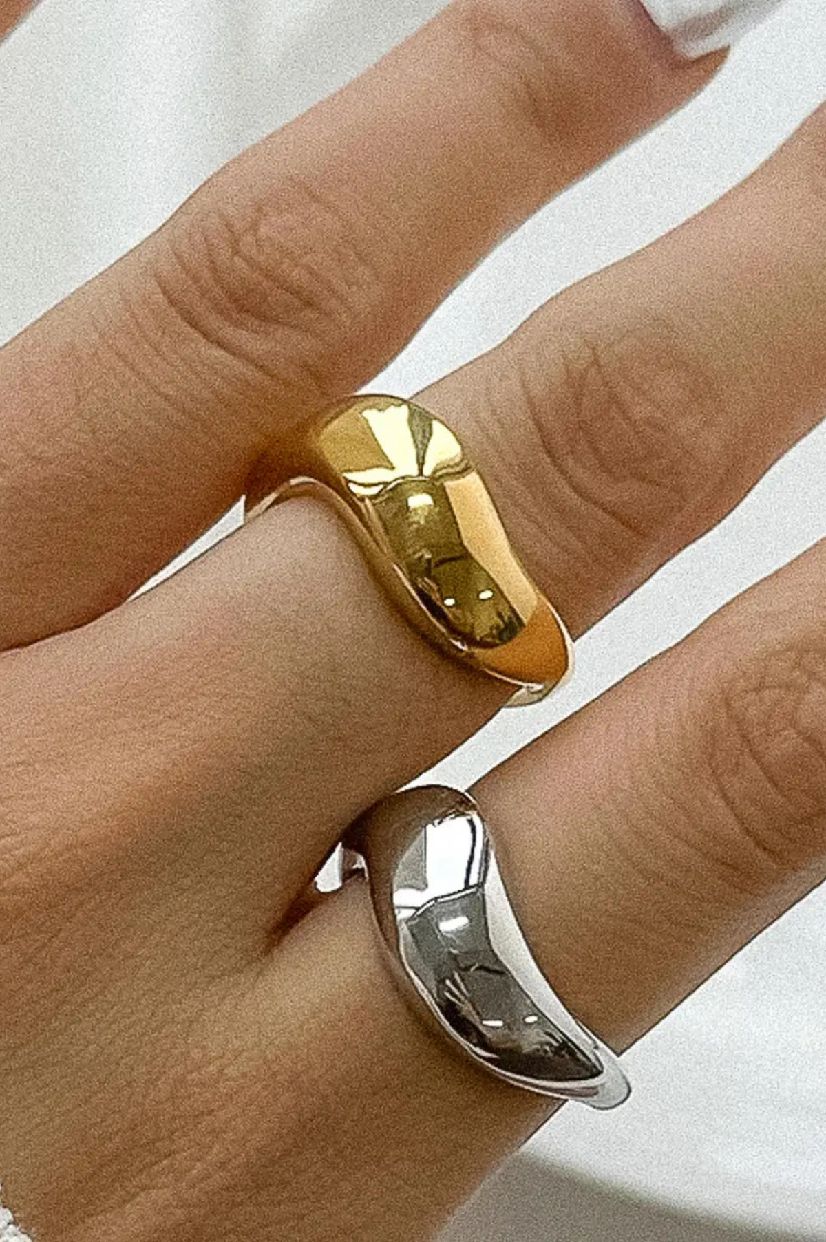 Erin Classic Wavy Band