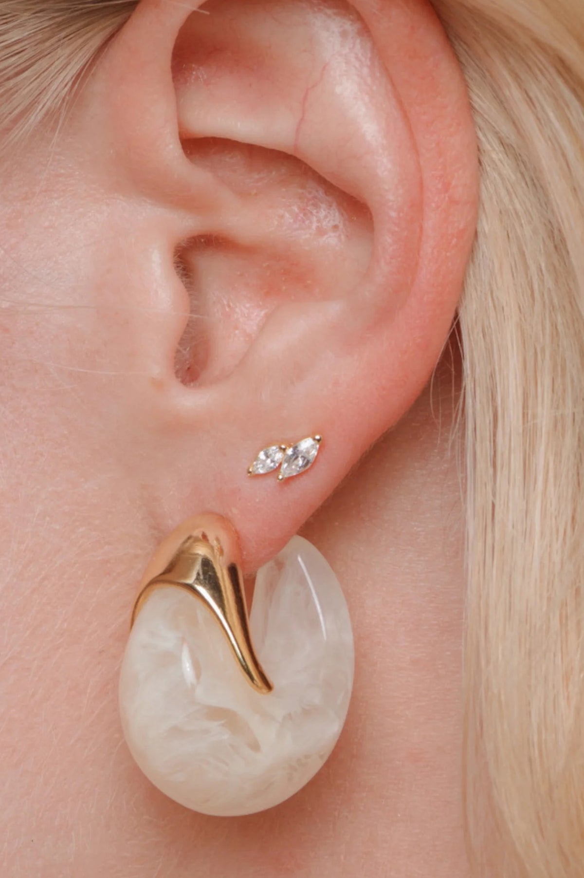 VIOLA MARQUISE STUD EARRINGS