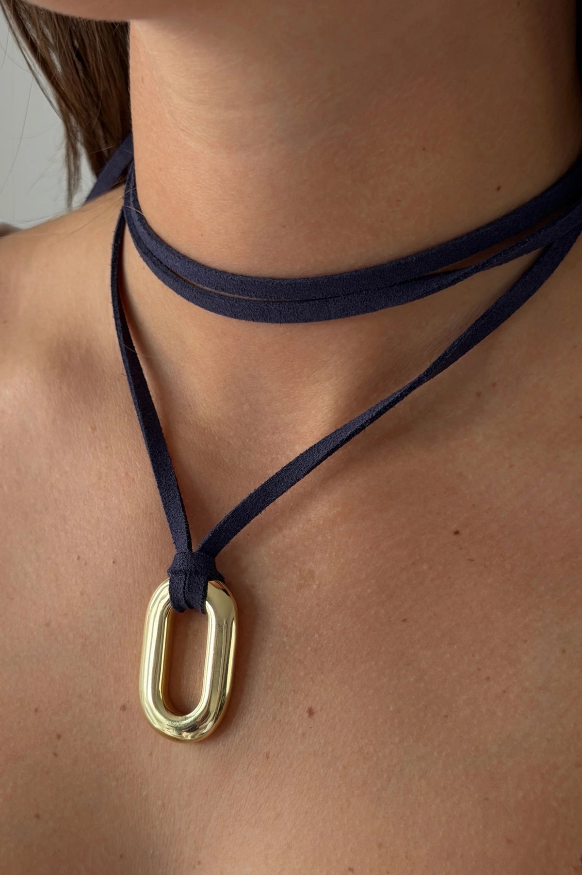 WIDE SUEDE WRAP NECKLACE