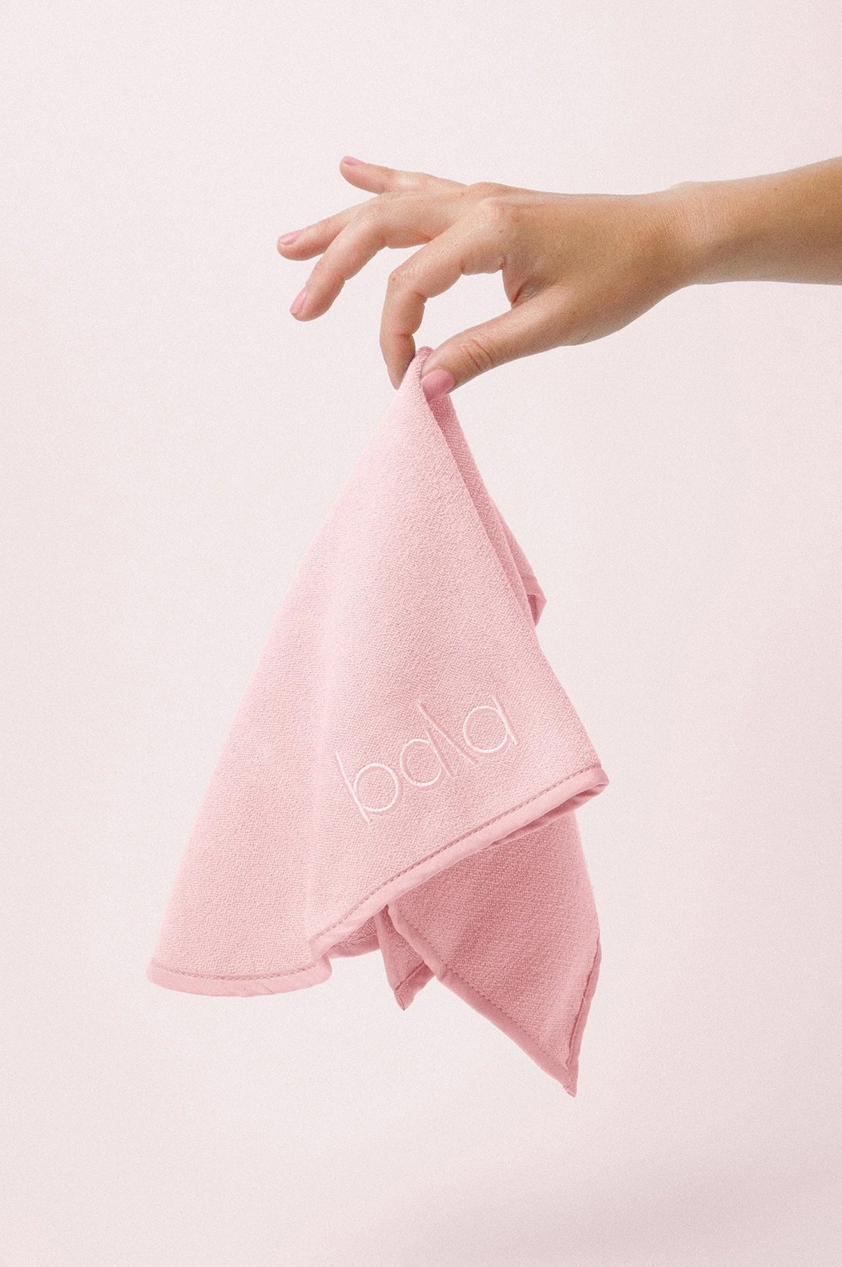 MINI SWEAT HAND TOWEL