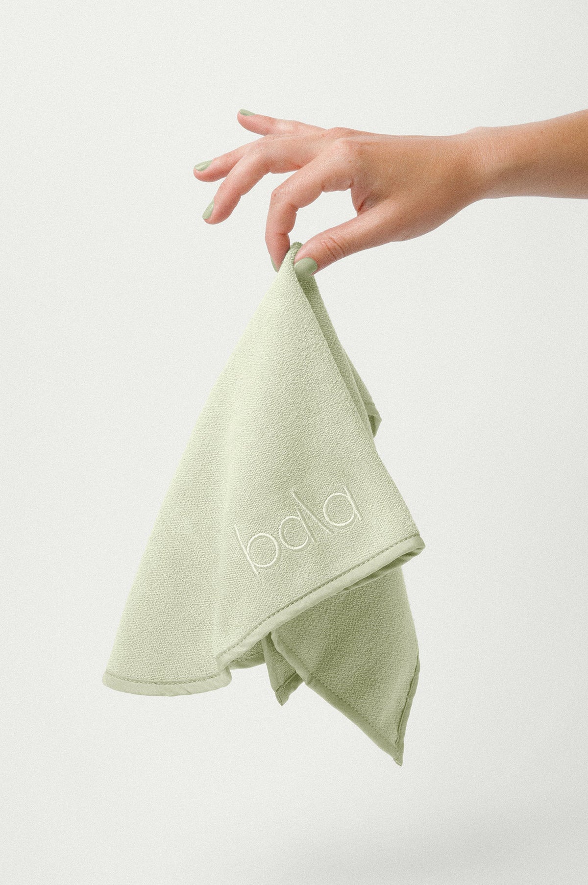 MINI SWEAT HAND TOWEL