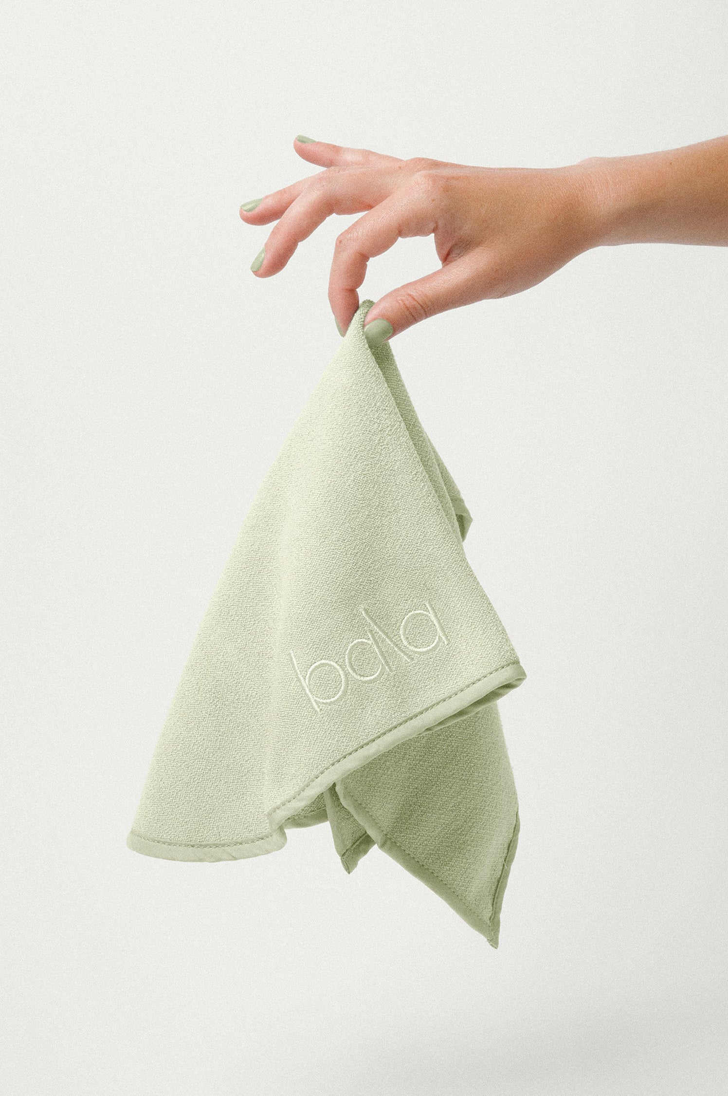 MINI SWEAT HAND TOWEL