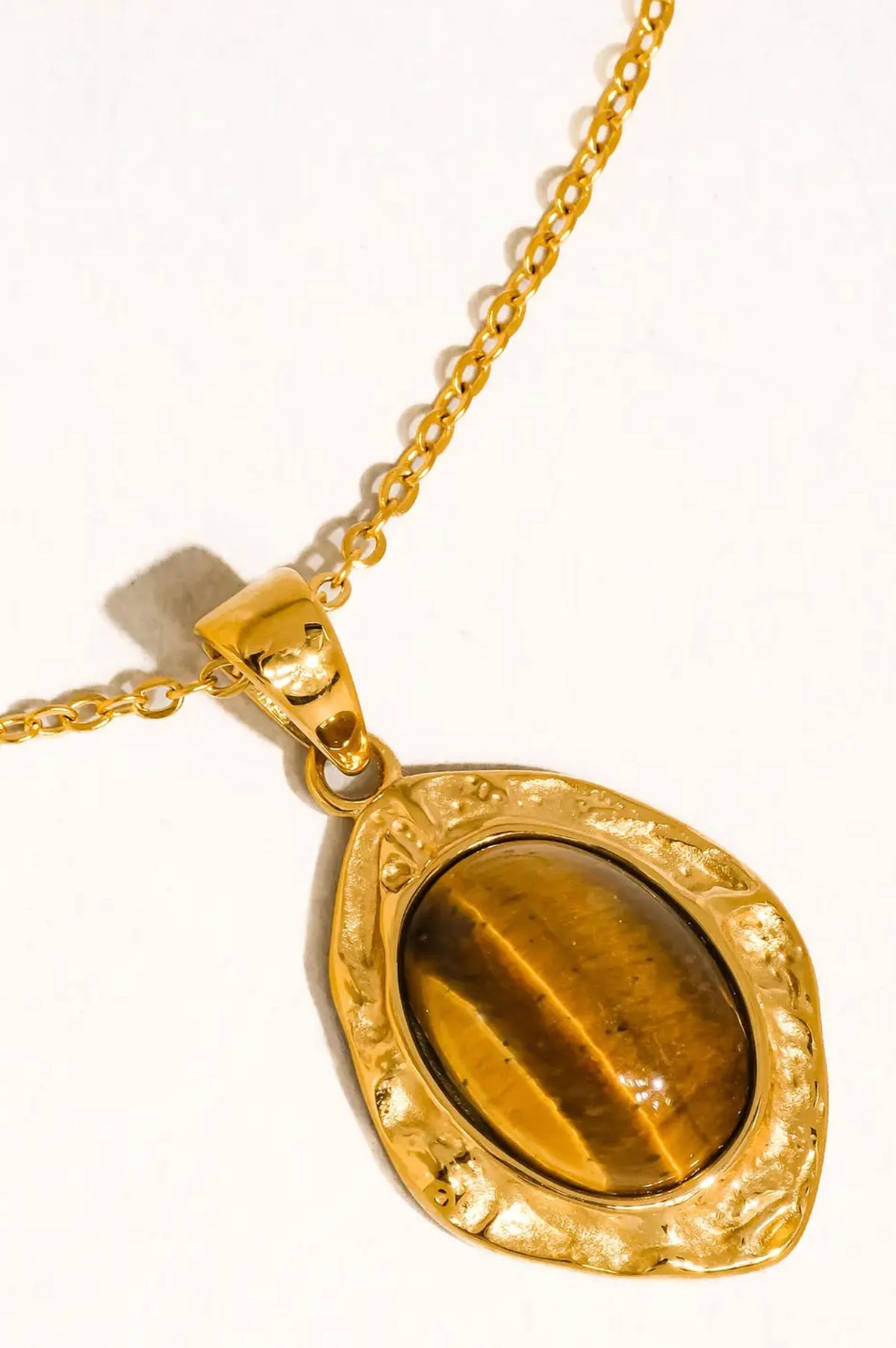 Elouise Oval Stone Pendant Necklace
