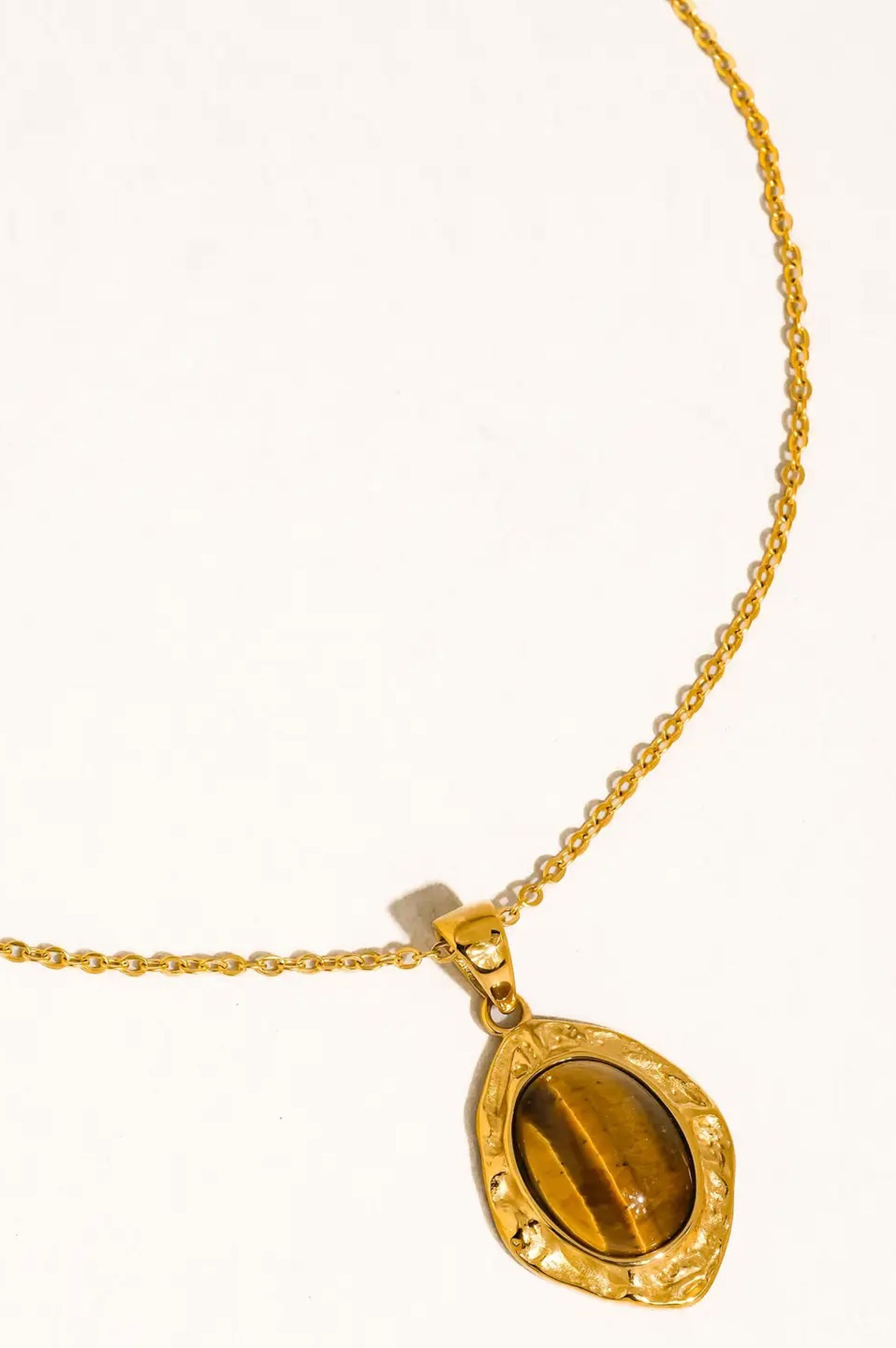 Elouise Oval Stone Pendant Necklace