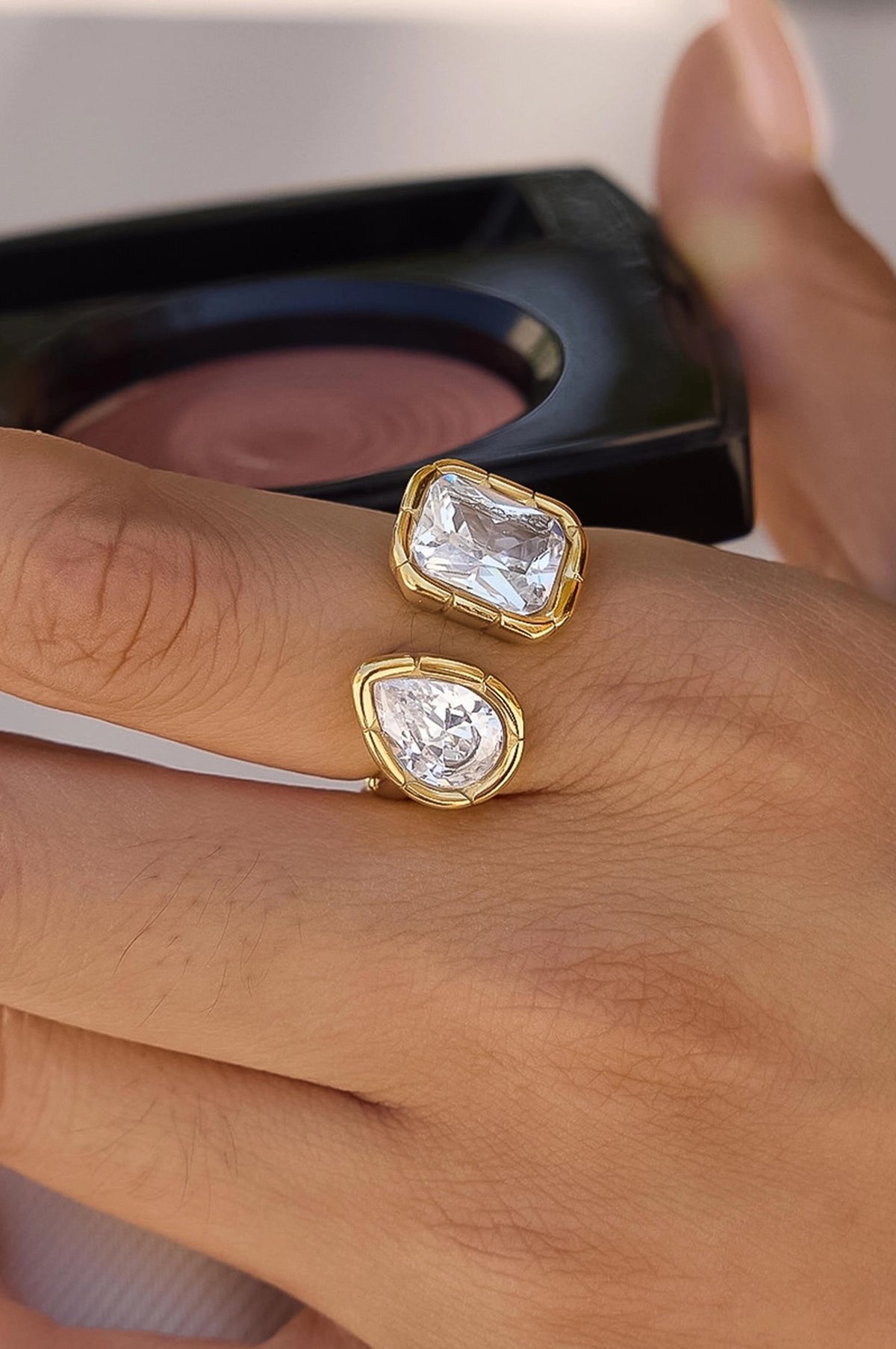SERREA CZ ADJUSTABLE RING