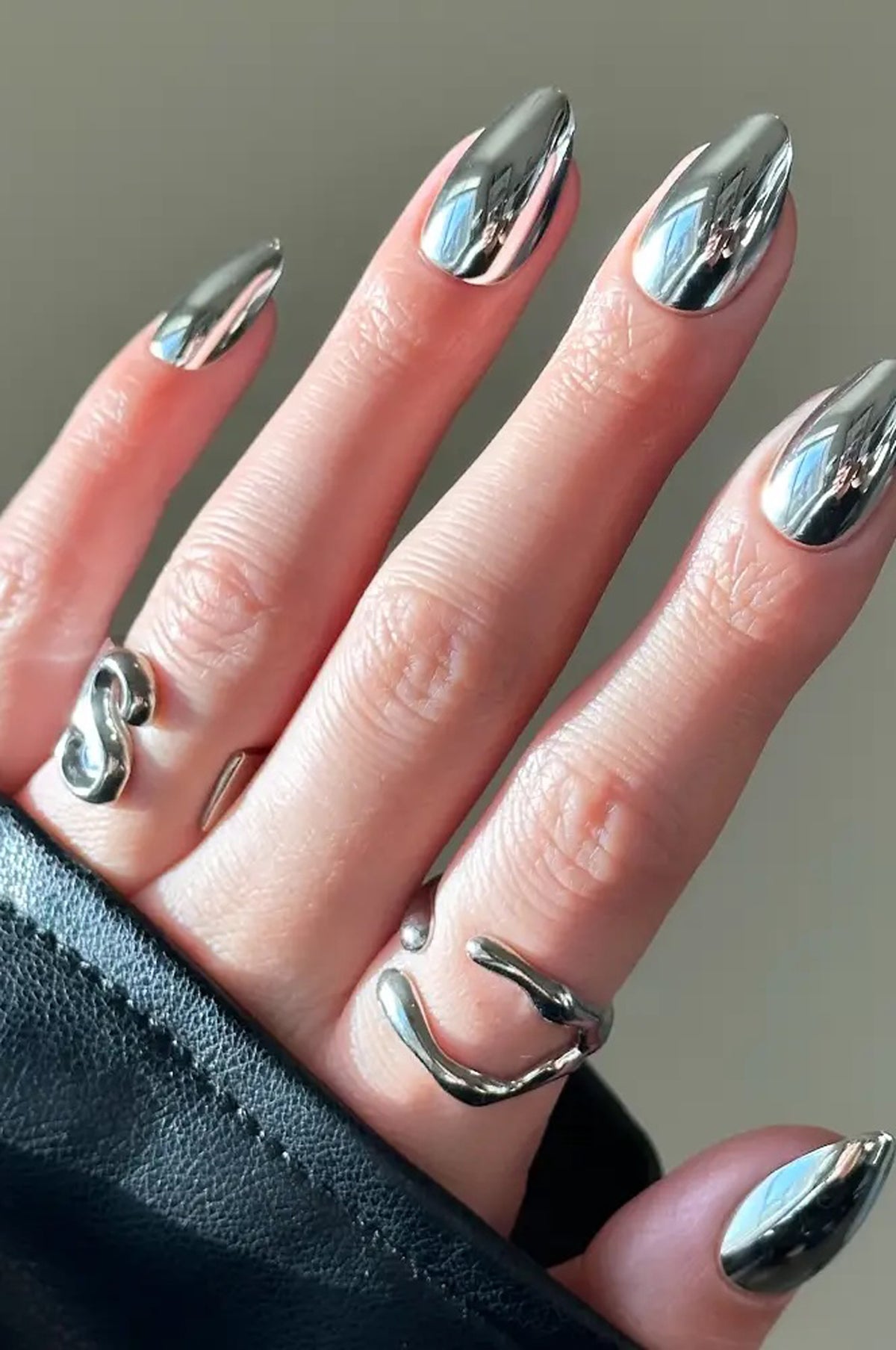 PRESS-ON NAILS - PLATINUM