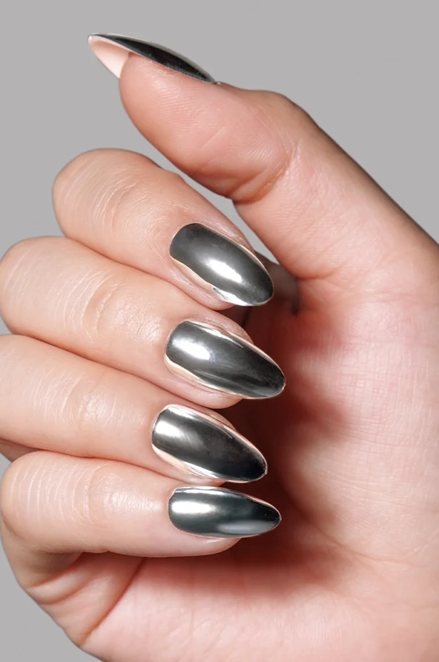 PRESS-ON NAILS - PLATINUM