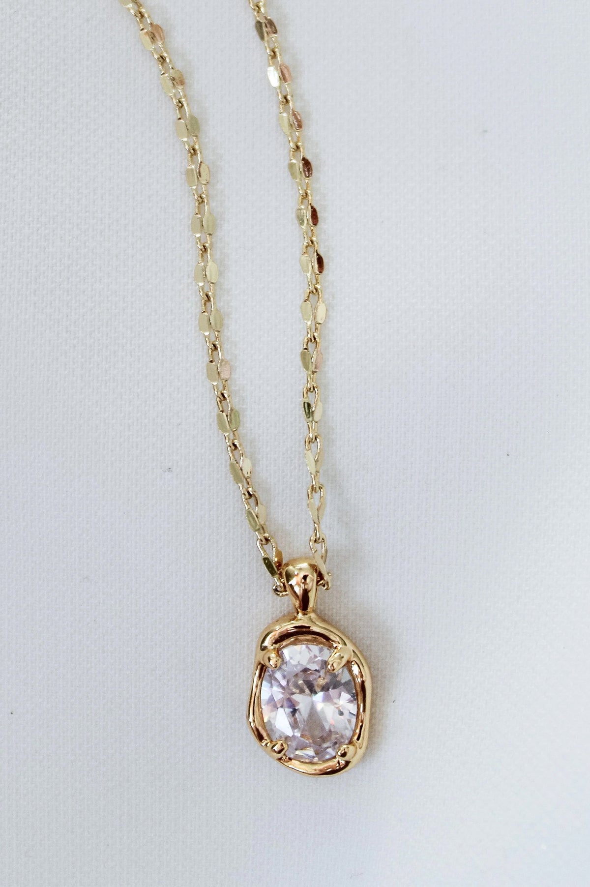 BIRDIE NECKLACE
