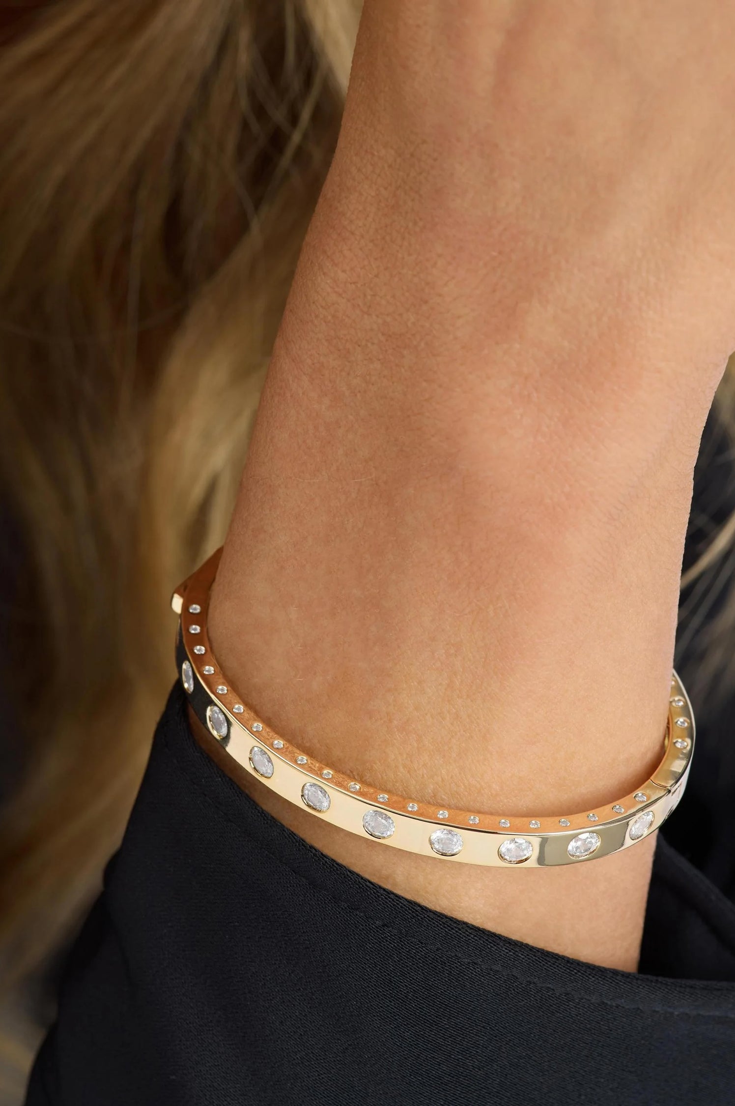 ASHLEY HINGE CUFF