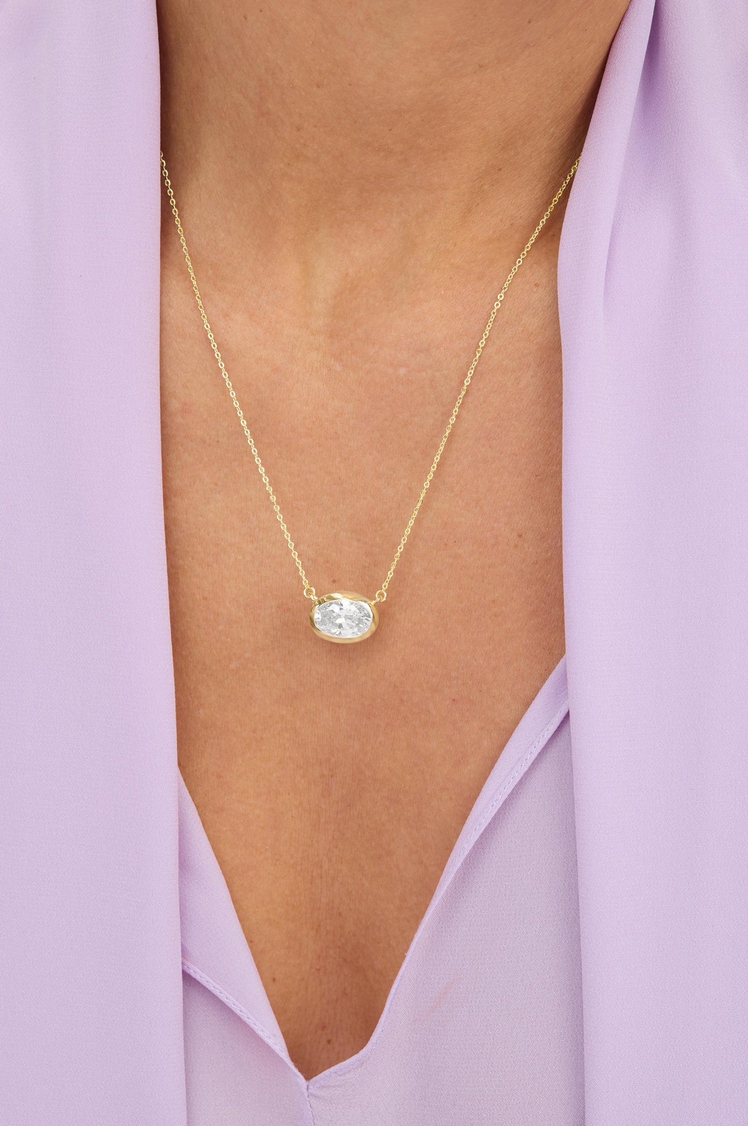 SHE'S A BOSS PENDANT NECKLACE