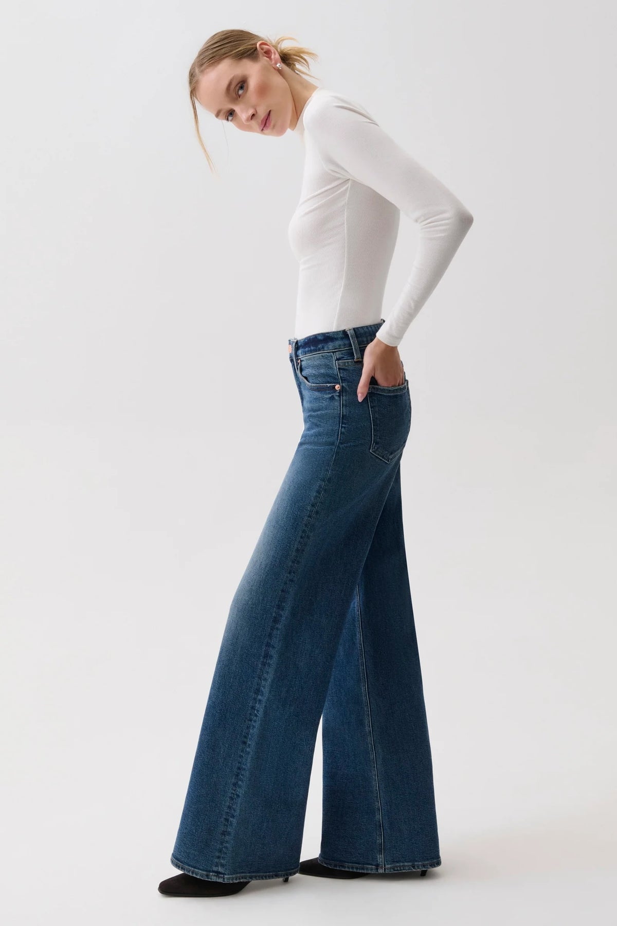 VIVIAN MID RISE WIDE LEG