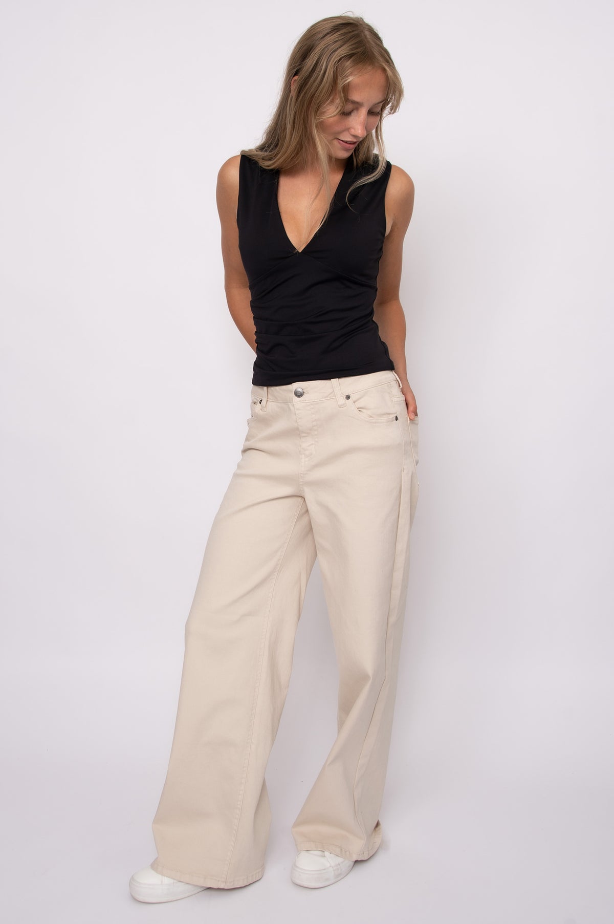CLAUDETTE SECOND SKIN V-NECK TOP