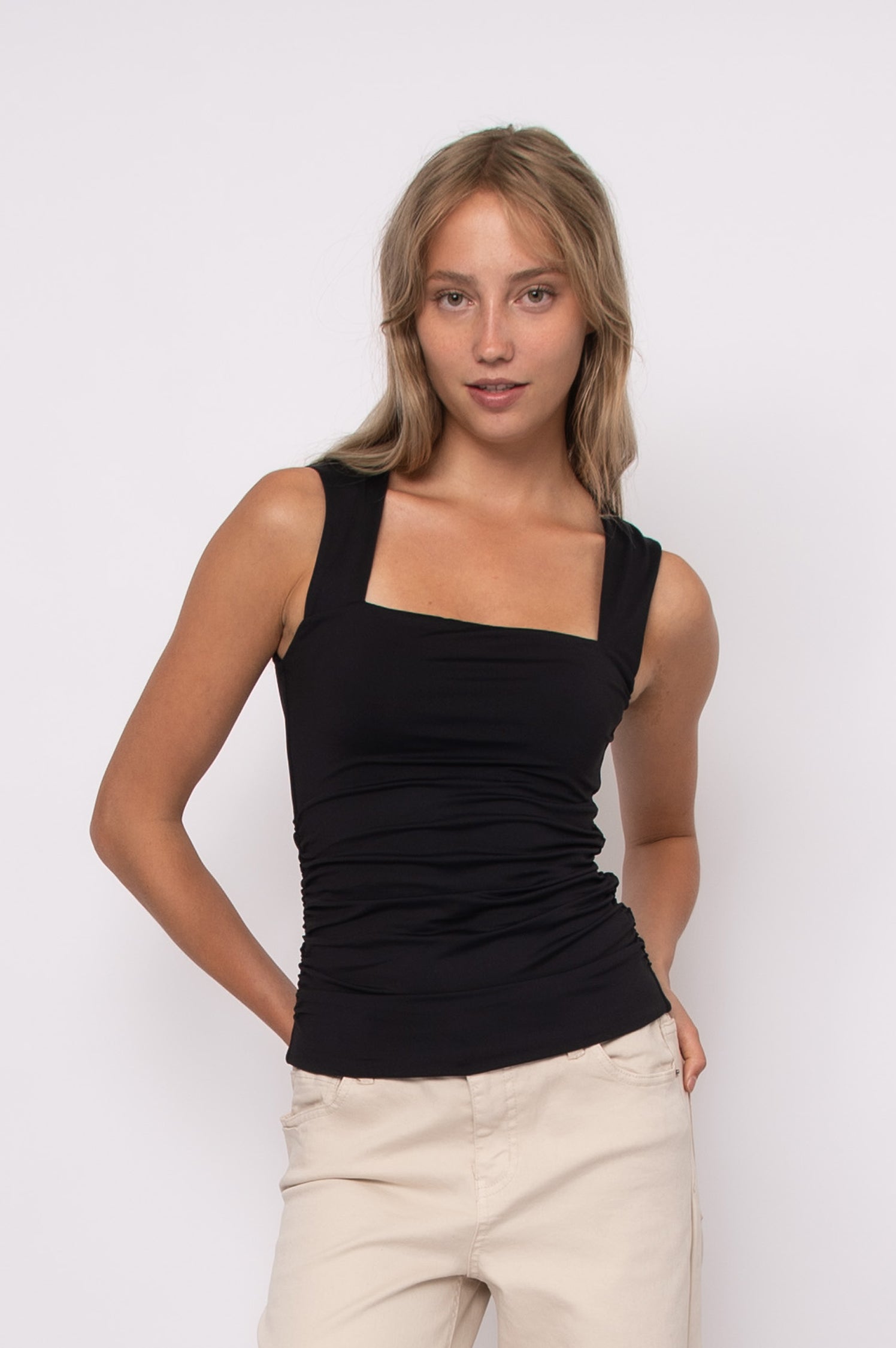 DAVINCI SECOND SKIN SQUARE NECK RUCHED TOP