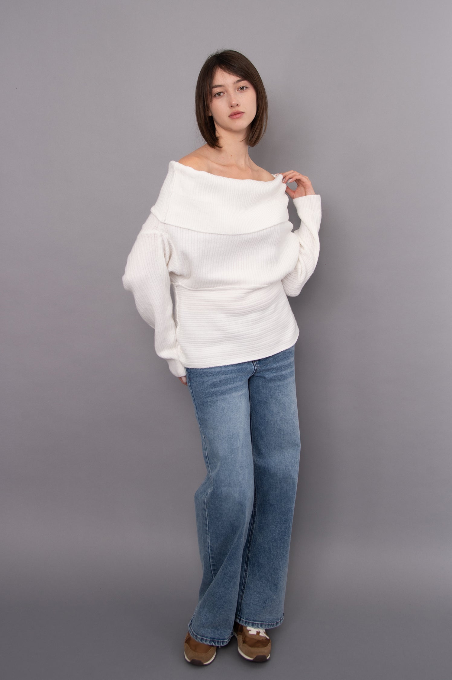 MARYLIN OFF THE SHOULDER SWEATER