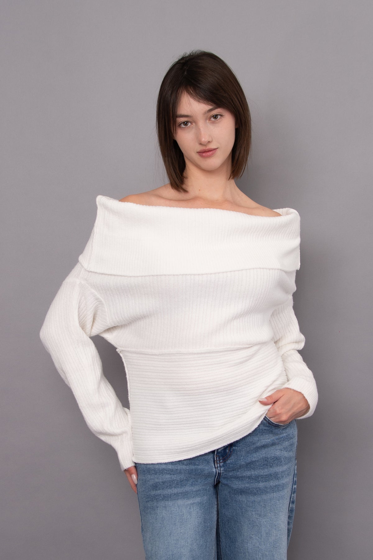 MARYLIN OFF THE SHOULDER SWEATER