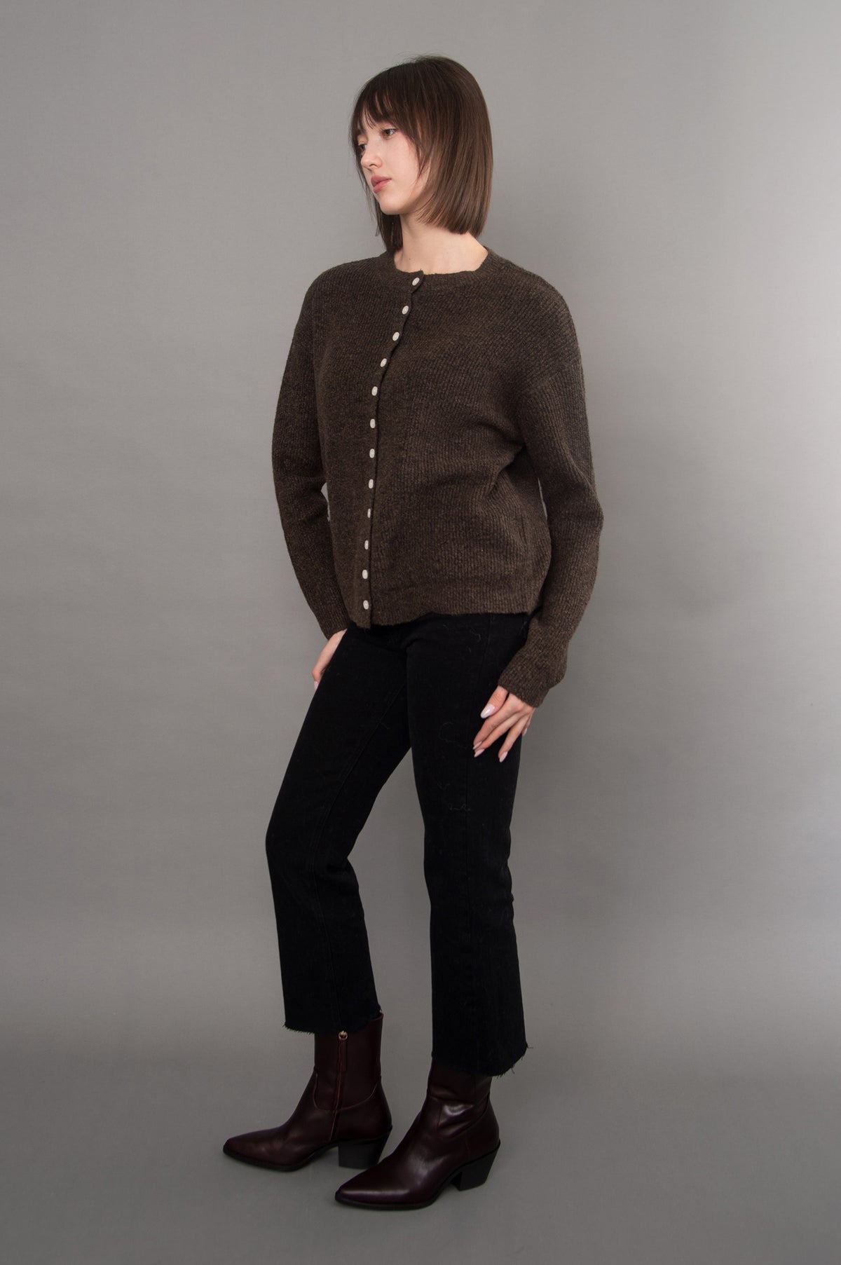 VHEA CREWNECK CARDIGAN