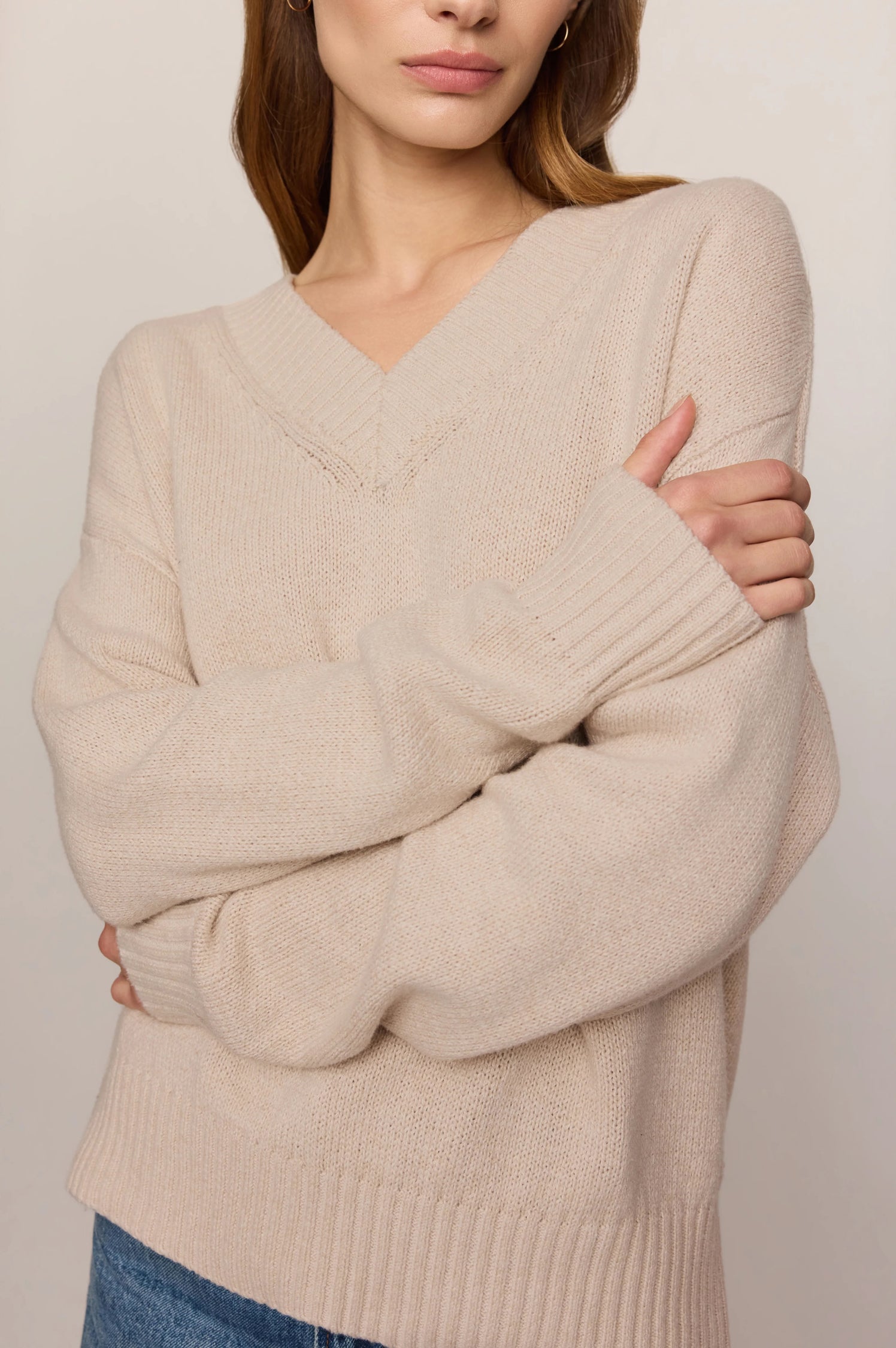 CLOUD SPUN V-NECK SWEATER