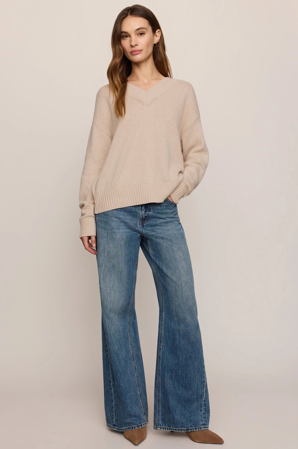CLOUD SPUN V-NECK SWEATER