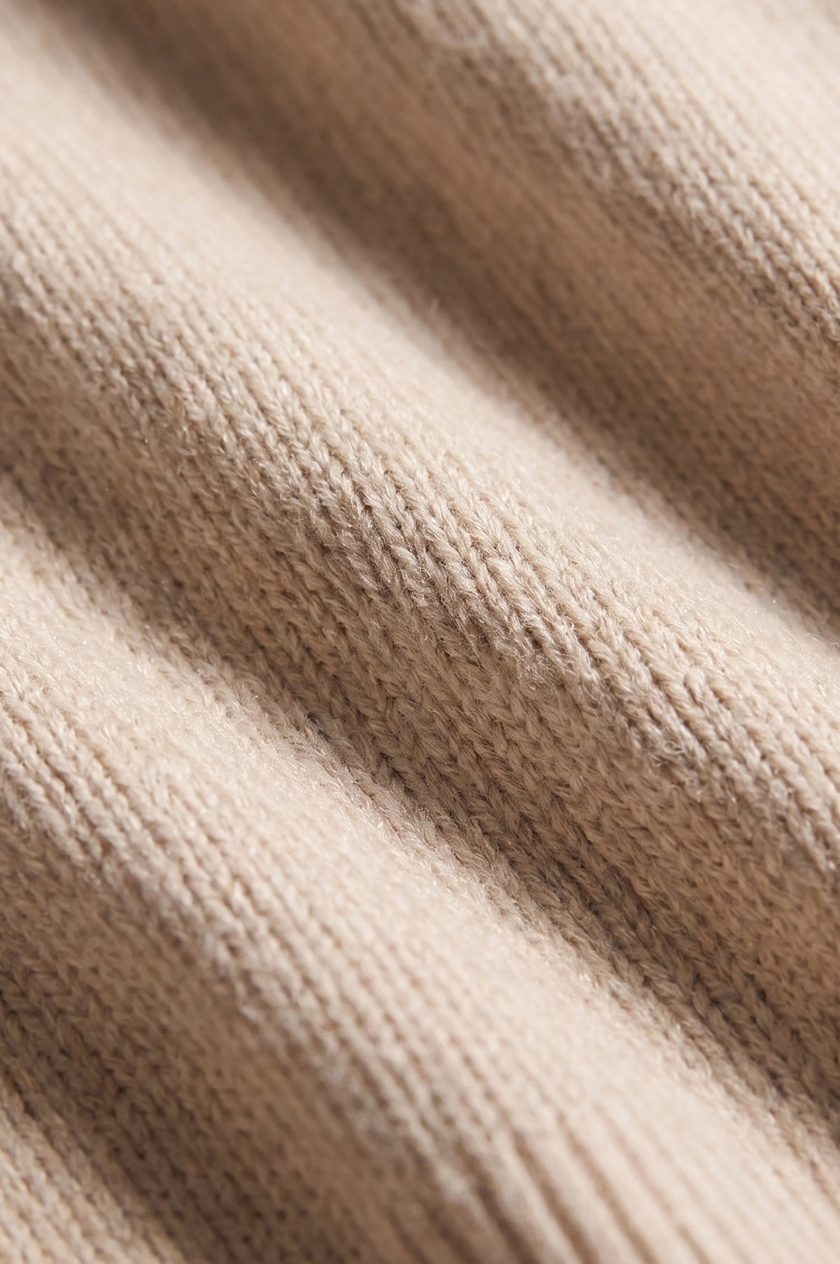 CLOUD SPUN V-NECK SWEATER