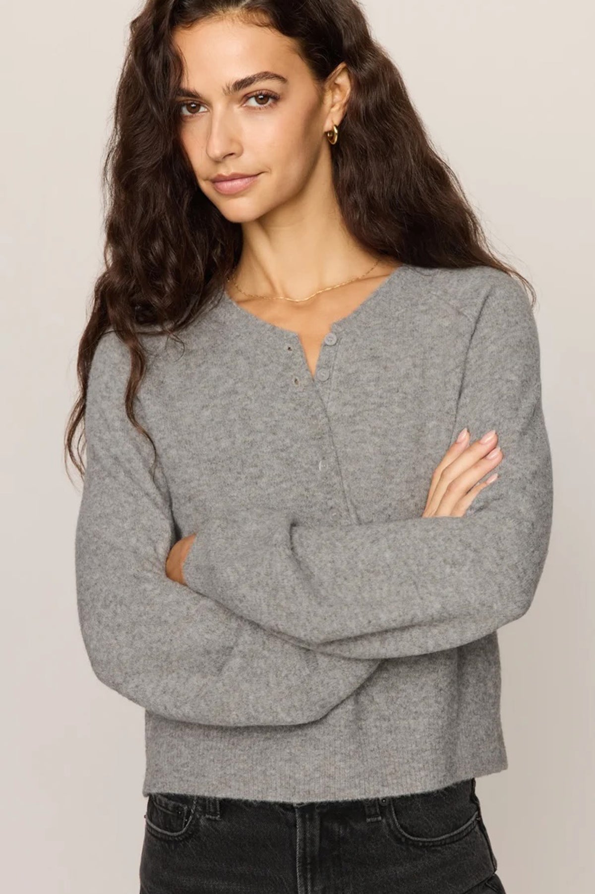 WESTMONT HENLEY SWEATER