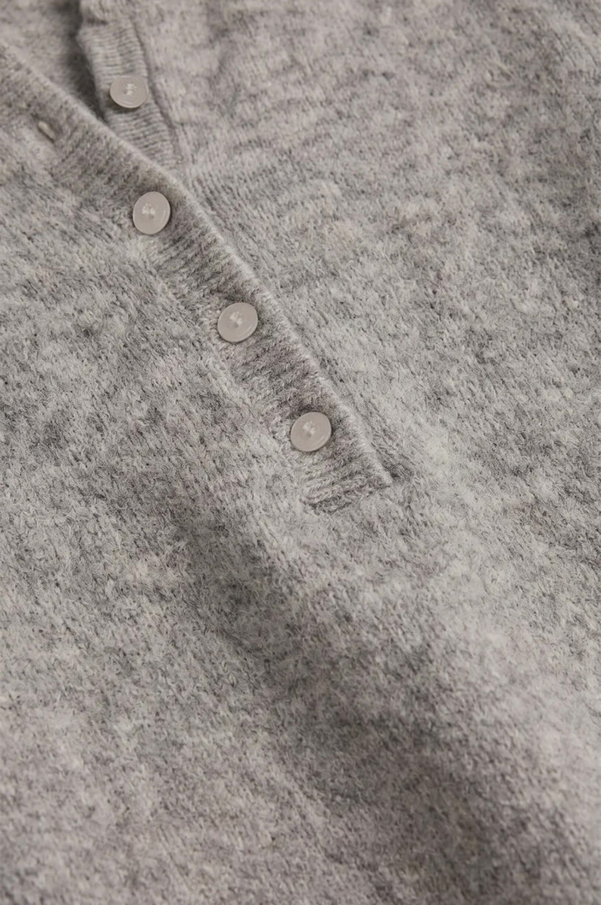 WESTMONT HENLEY SWEATER