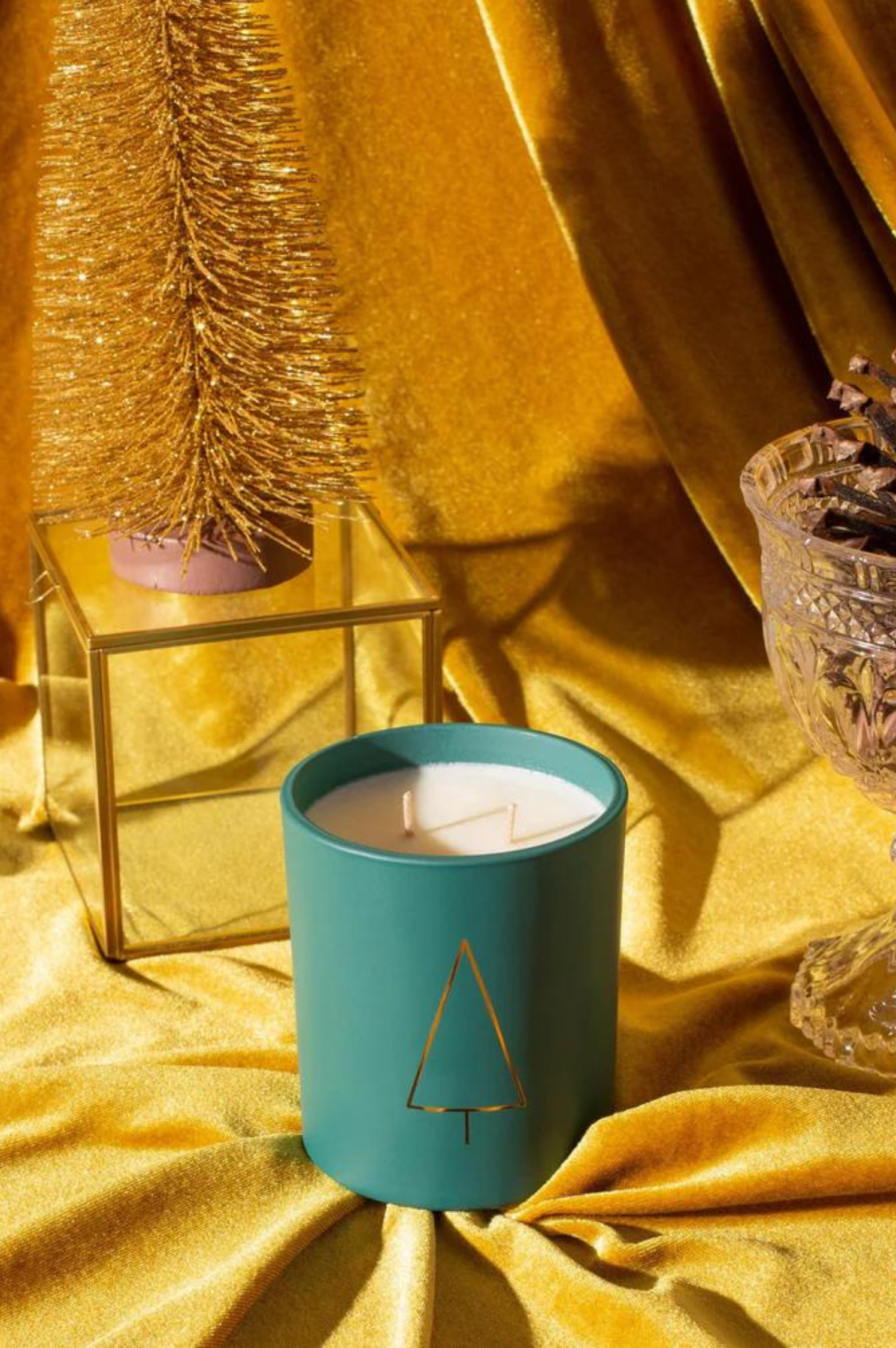 Vert Deco Holiday Candle - Cypress